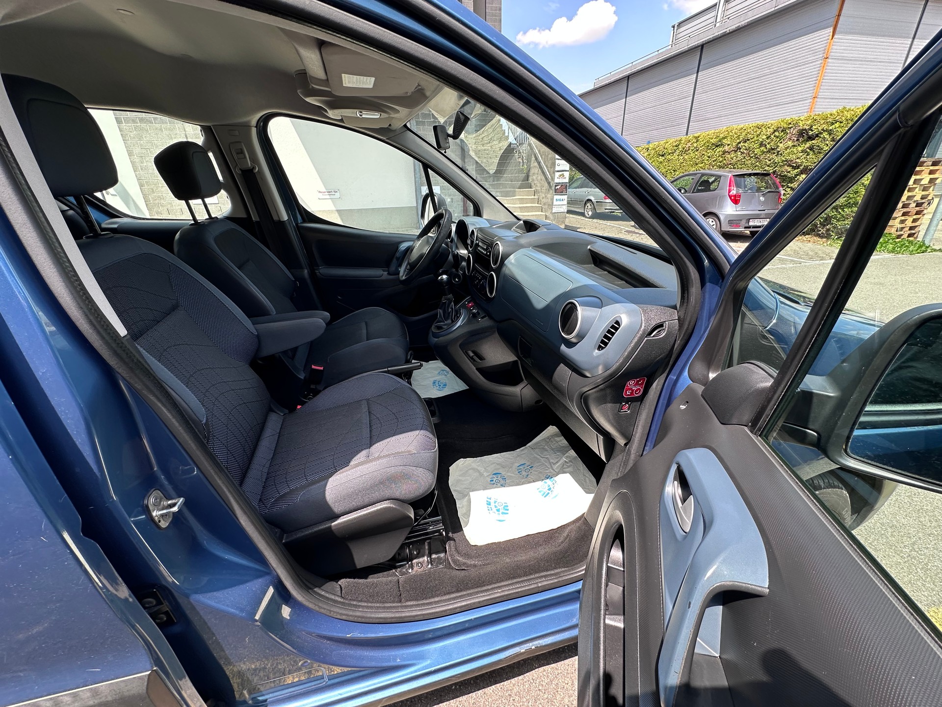 PEUGEOT Partner 1.6 HDI Trendy-image-14