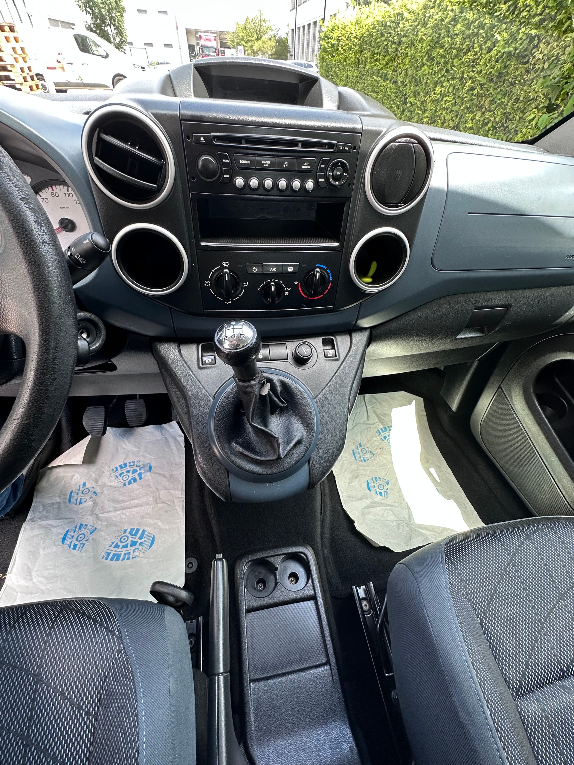 PEUGEOT Partner 1.6 HDI Trendy-image-12
