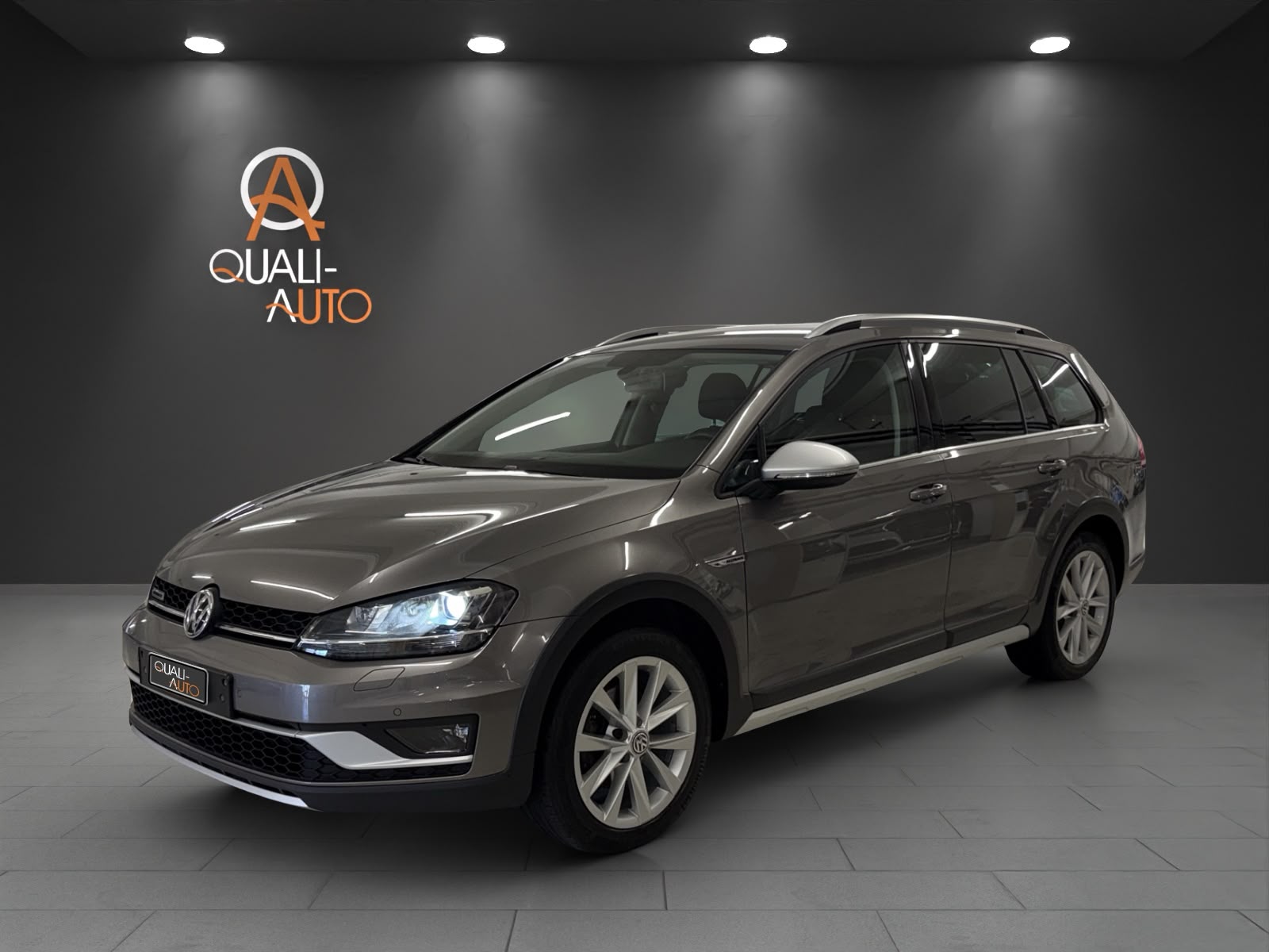 VW Golf 1.6 TDI Alltrack 4Motion-image-2