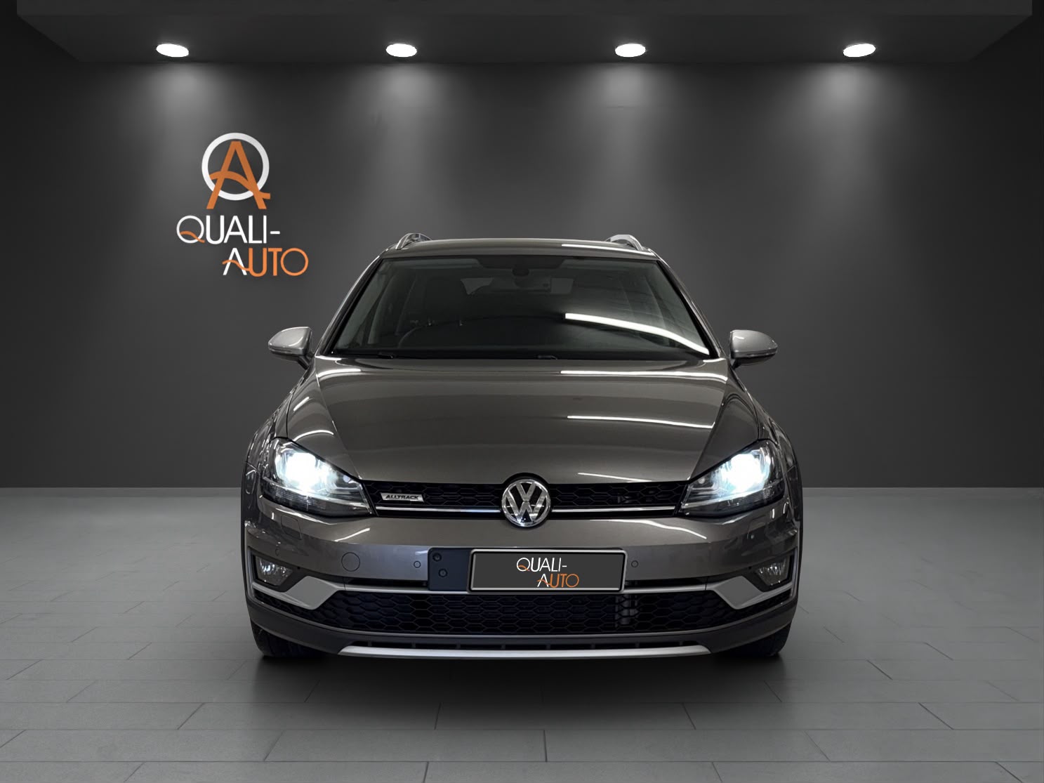 VW Golf 1.6 TDI Alltrack 4Motion-image-1