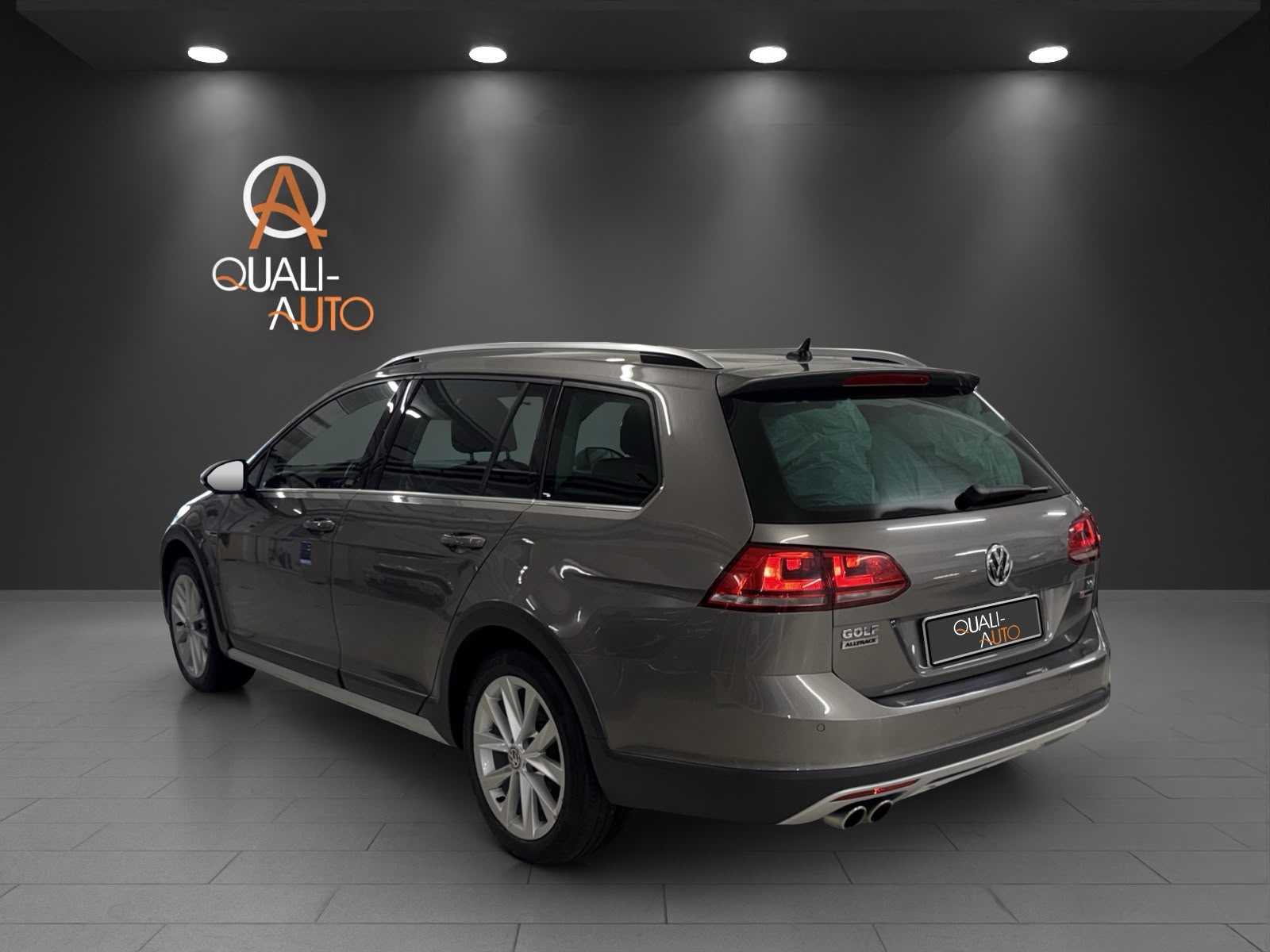 VW Golf 1.6 TDI Alltrack 4Motion-image-3