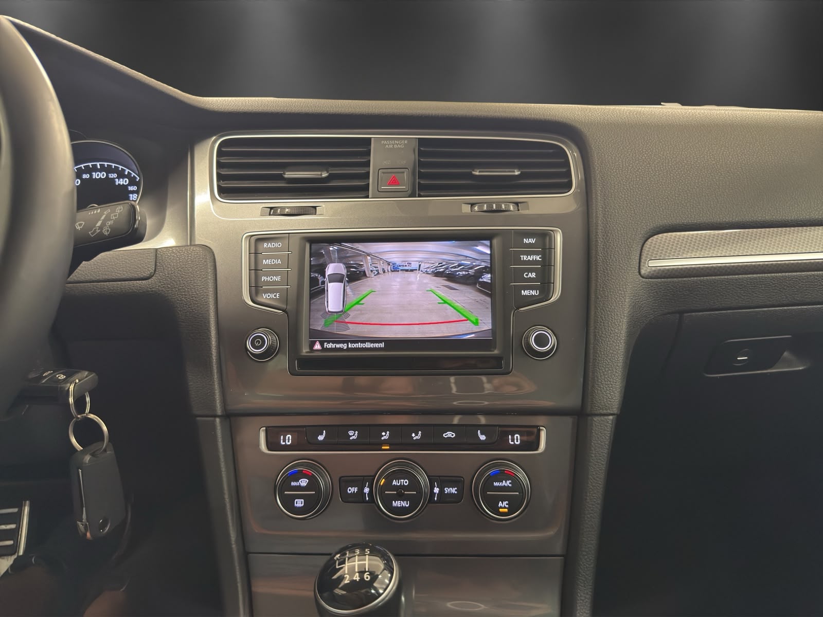 VW Golf 1.6 TDI Alltrack 4Motion-image-11