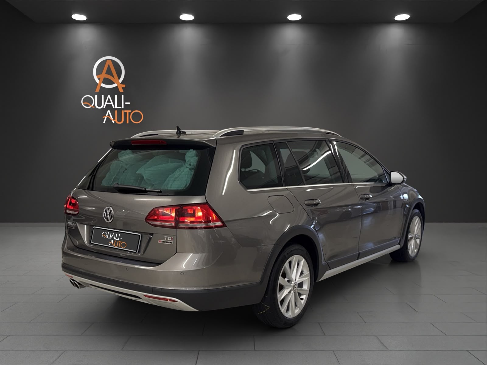 VW Golf 1.6 TDI Alltrack 4Motion-image-5