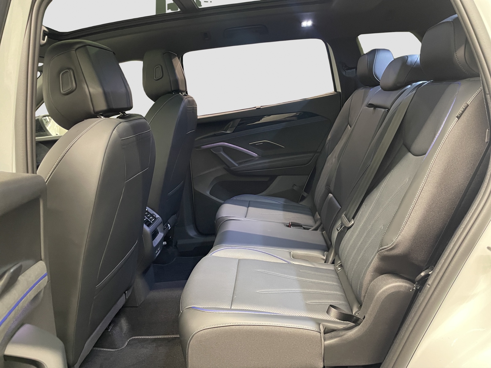 VW Tayron 2.0 TSI R-Line United DSG 4Motion-image-12