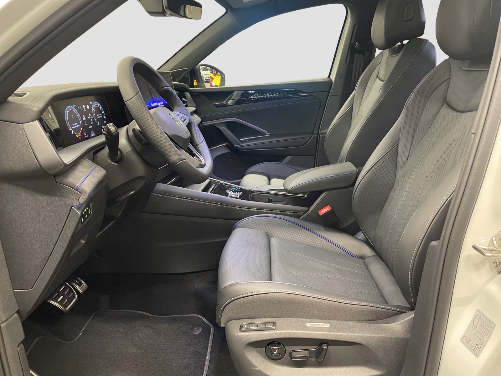 VW Tayron 2.0 TSI R-Line United DSG 4Motion-image-8