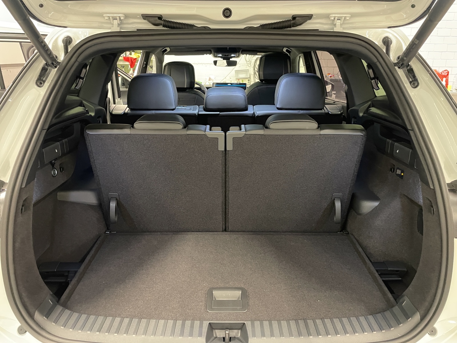 VW Tayron 2.0 TSI R-Line United DSG 4Motion-image-17