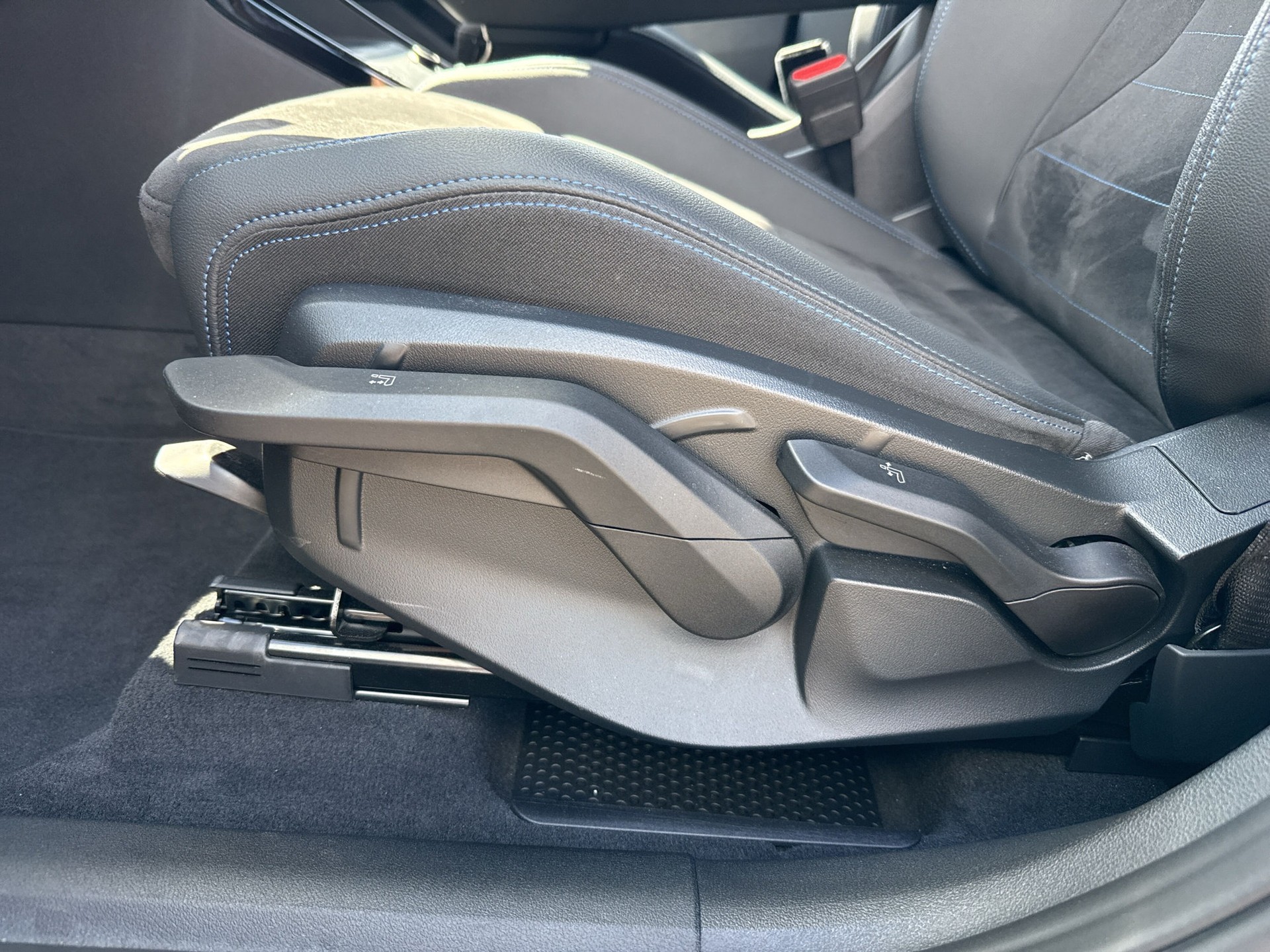 BMW 223i Active Tourer xDrive M Sport DKG-image-18