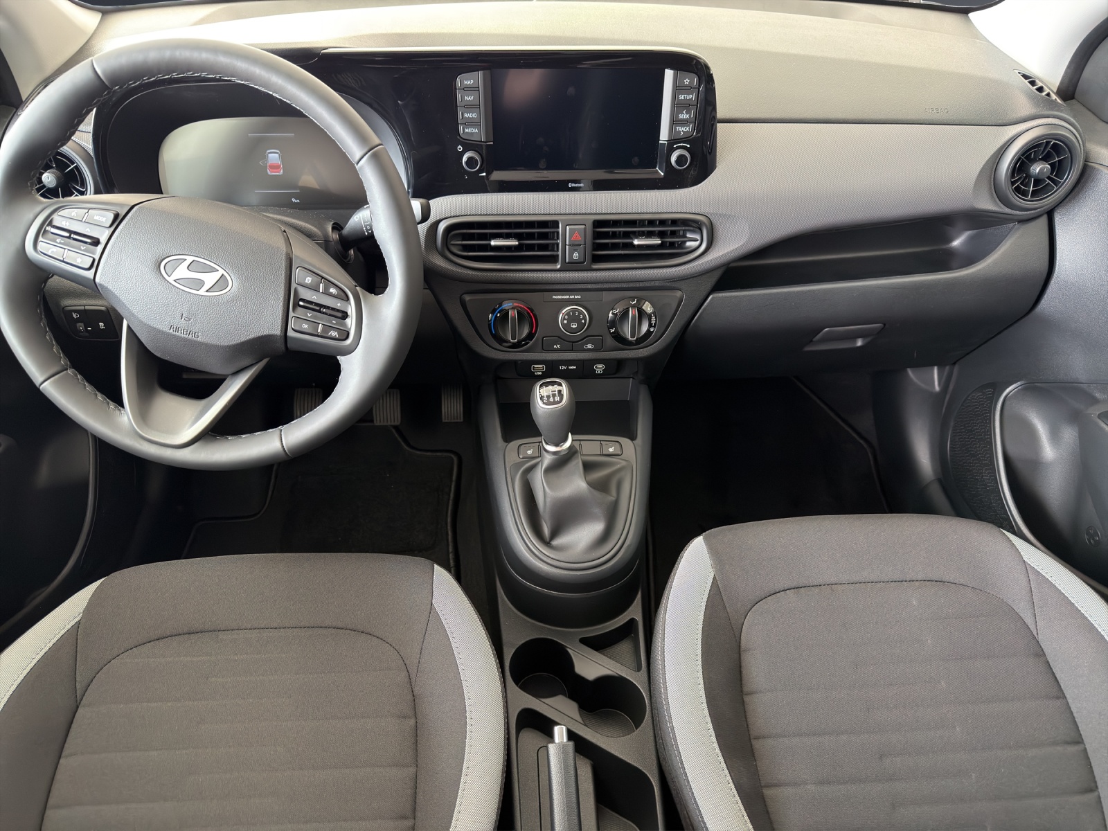 HYUNDAI i10 1.2 Amplia-image-9