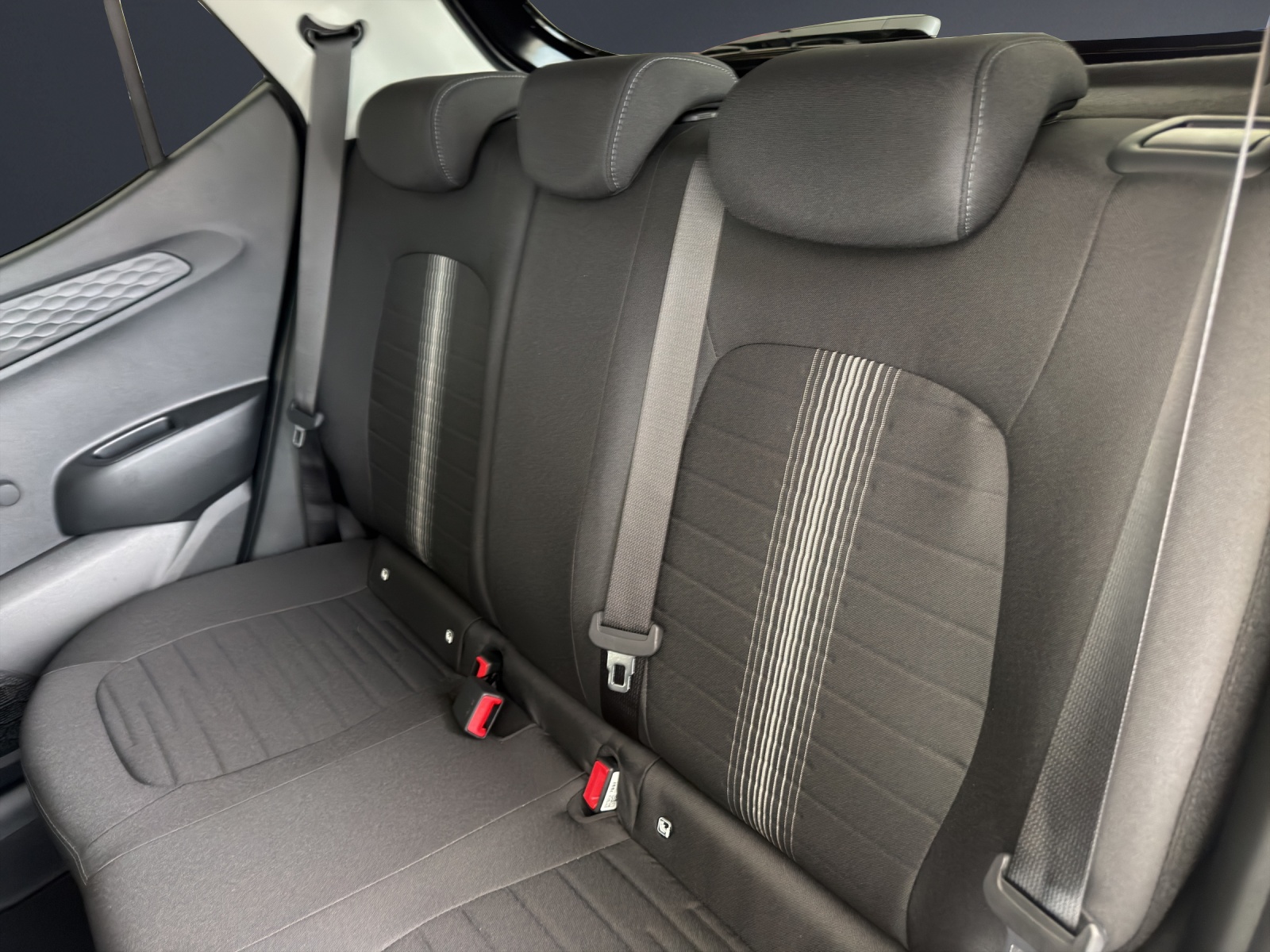 HYUNDAI i10 1.2 Amplia-image-13