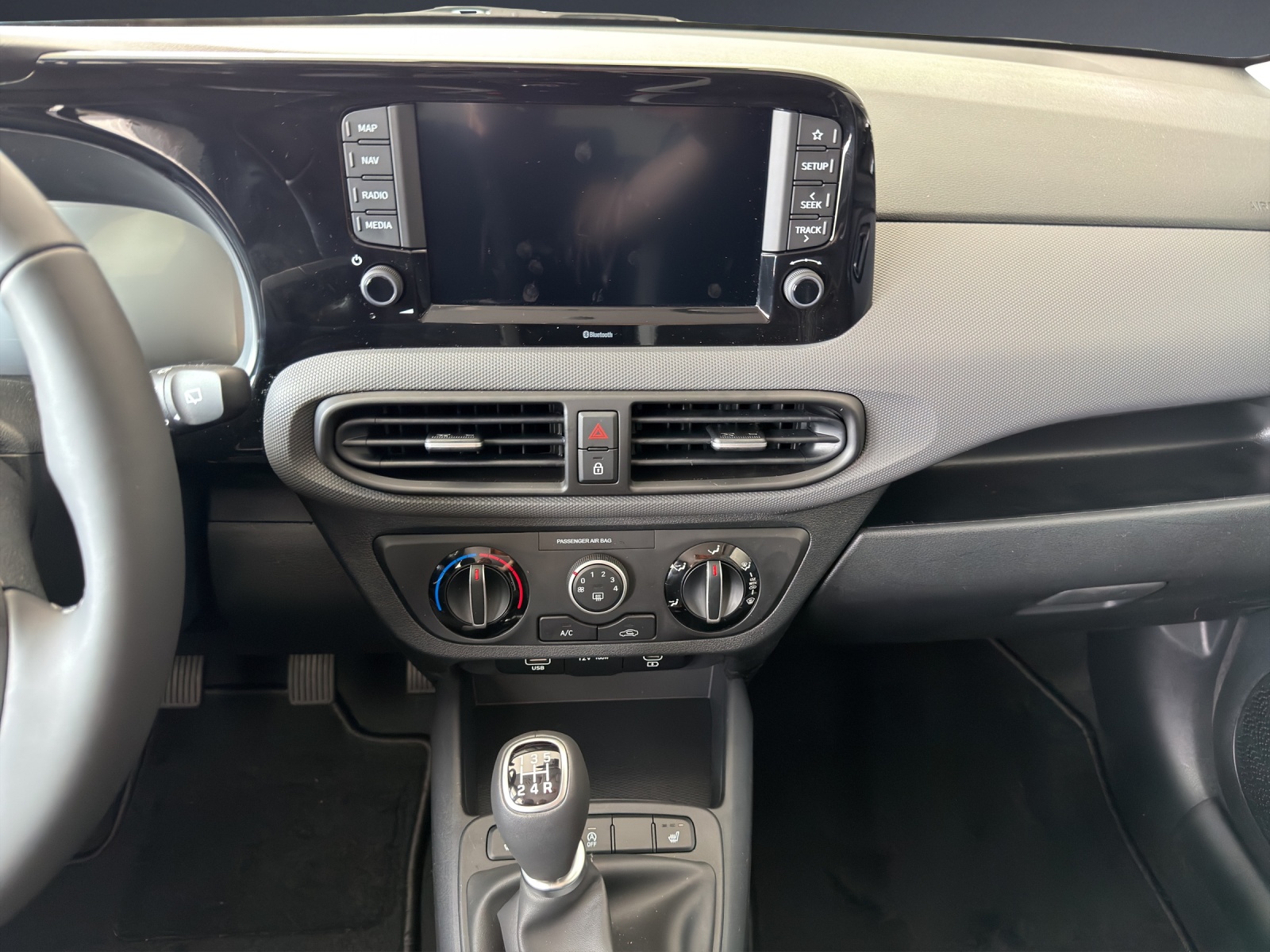 HYUNDAI i10 1.2 Amplia-image-11