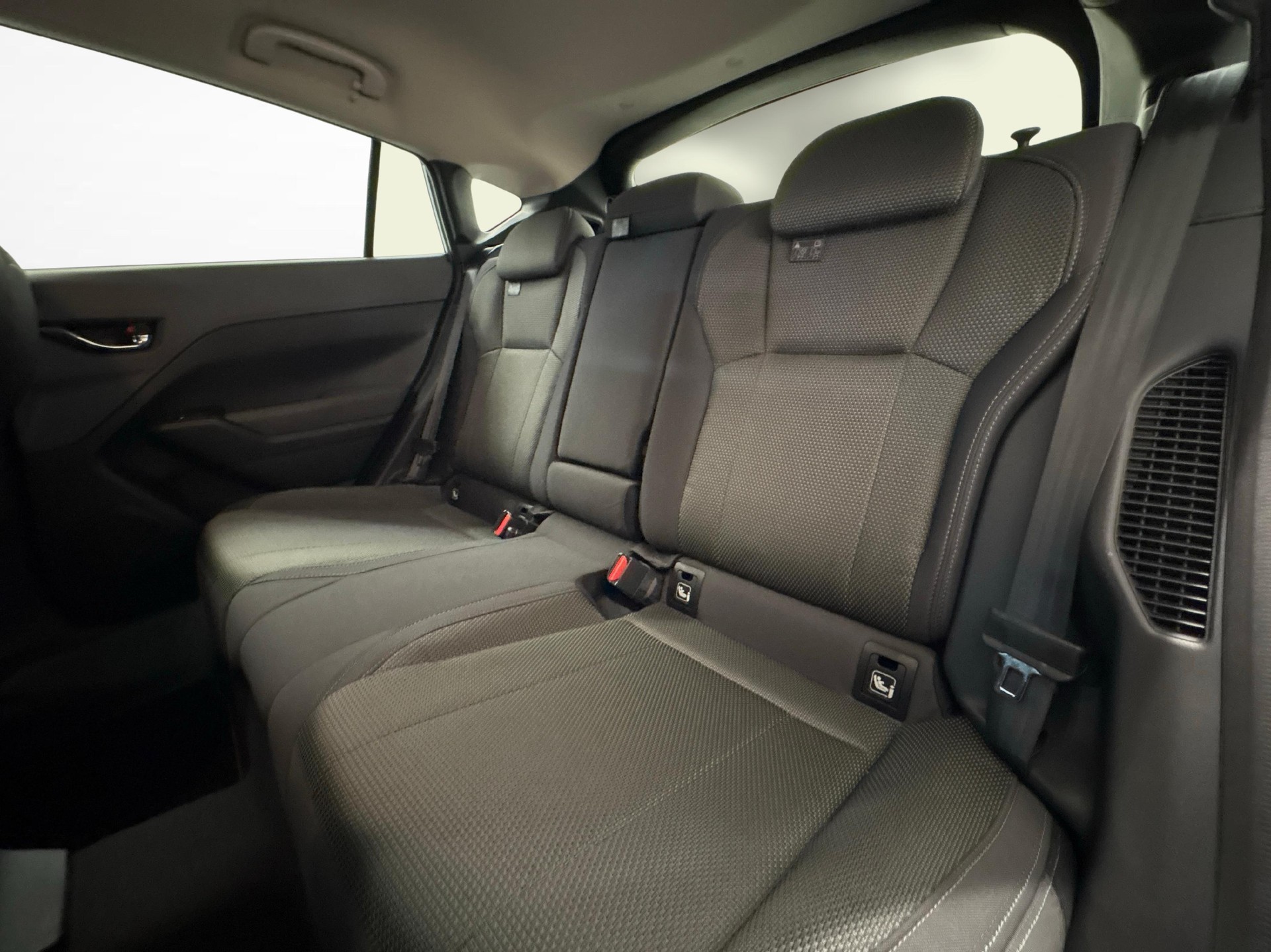SUBARU Crosstrek 2.0i e-Boxer Passion-image-11