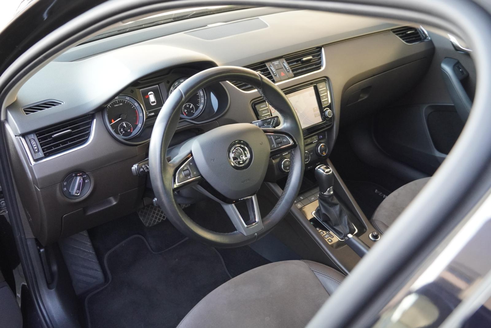 SKODA Octavia Combi 1.8 TSI L&K 4x4 DSG-image-17