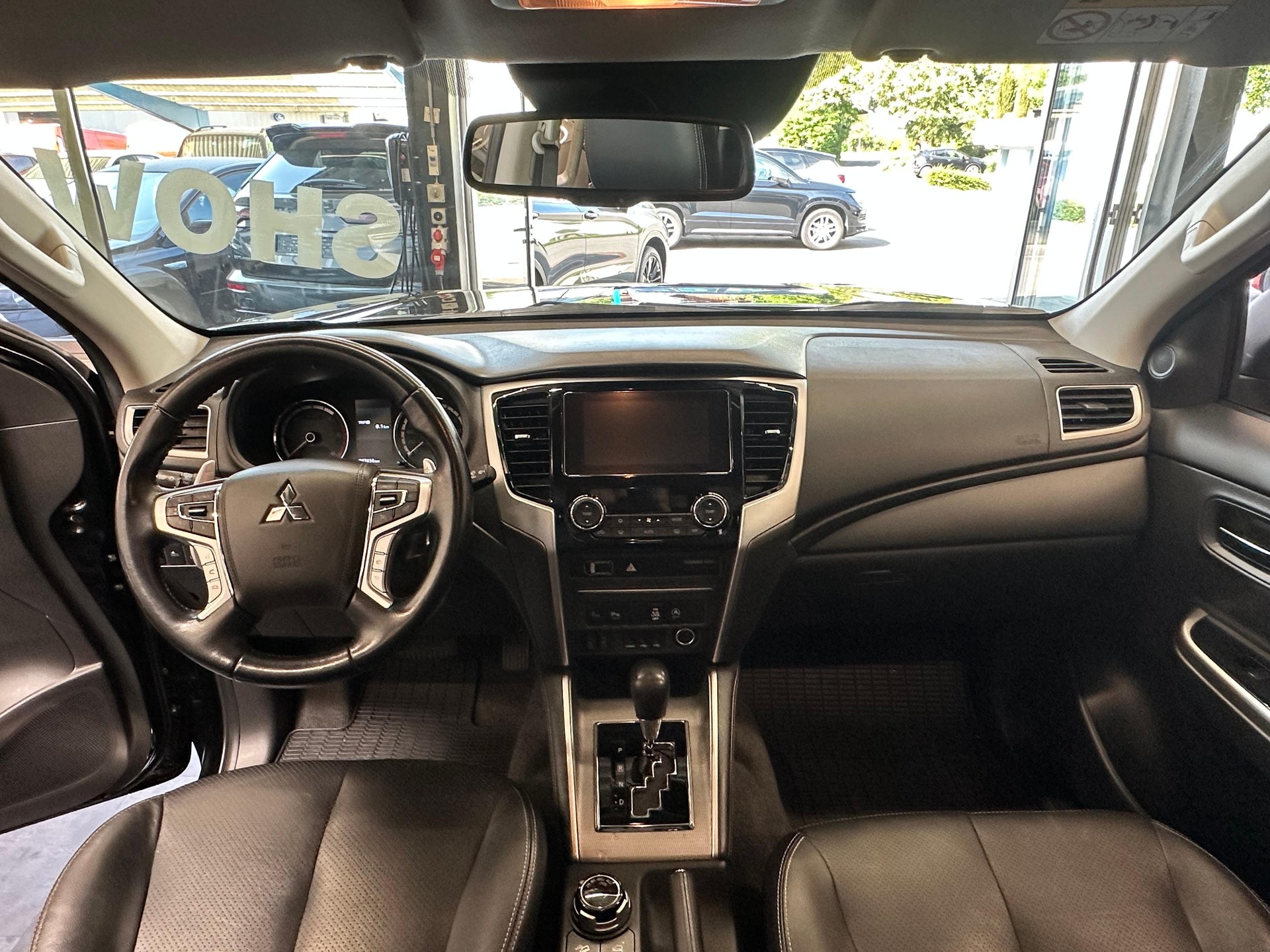 MITSUBISHI L200 D-Cab Pick-up 2.2 DID 4x4 Diamond-image-19