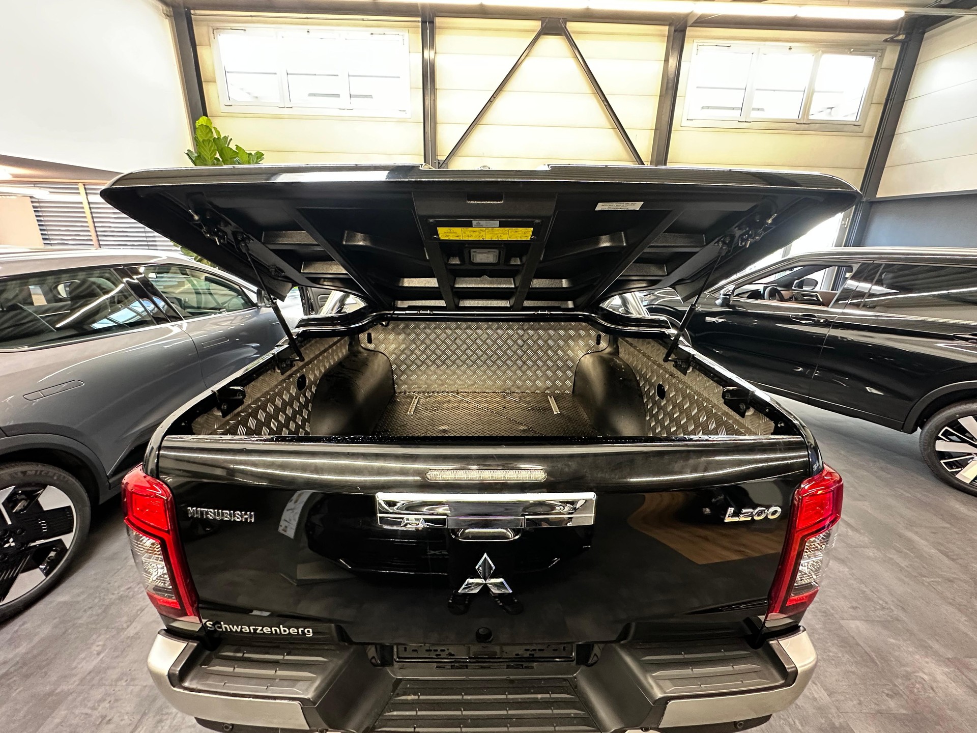 MITSUBISHI L200 D-Cab Pick-up 2.2 DID 4x4 Diamond-image-16