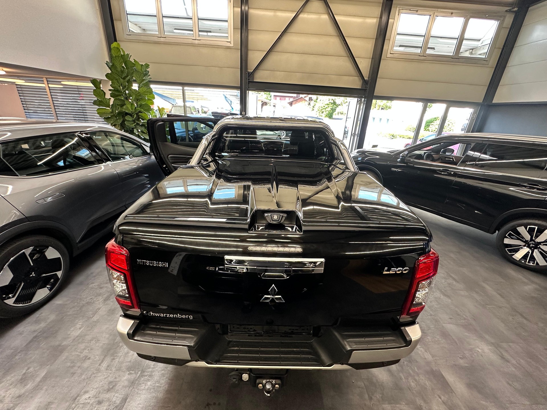 MITSUBISHI L200 D-Cab Pick-up 2.2 DID 4x4 Diamond-image-15