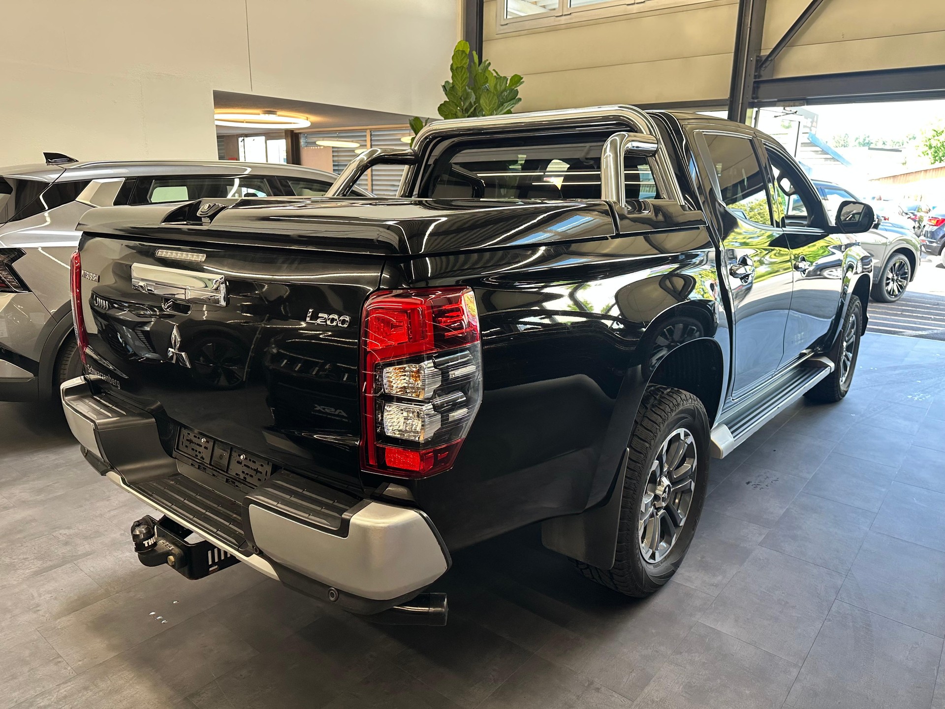 MITSUBISHI L200 D-Cab Pick-up 2.2 DID 4x4 Diamond-image-3