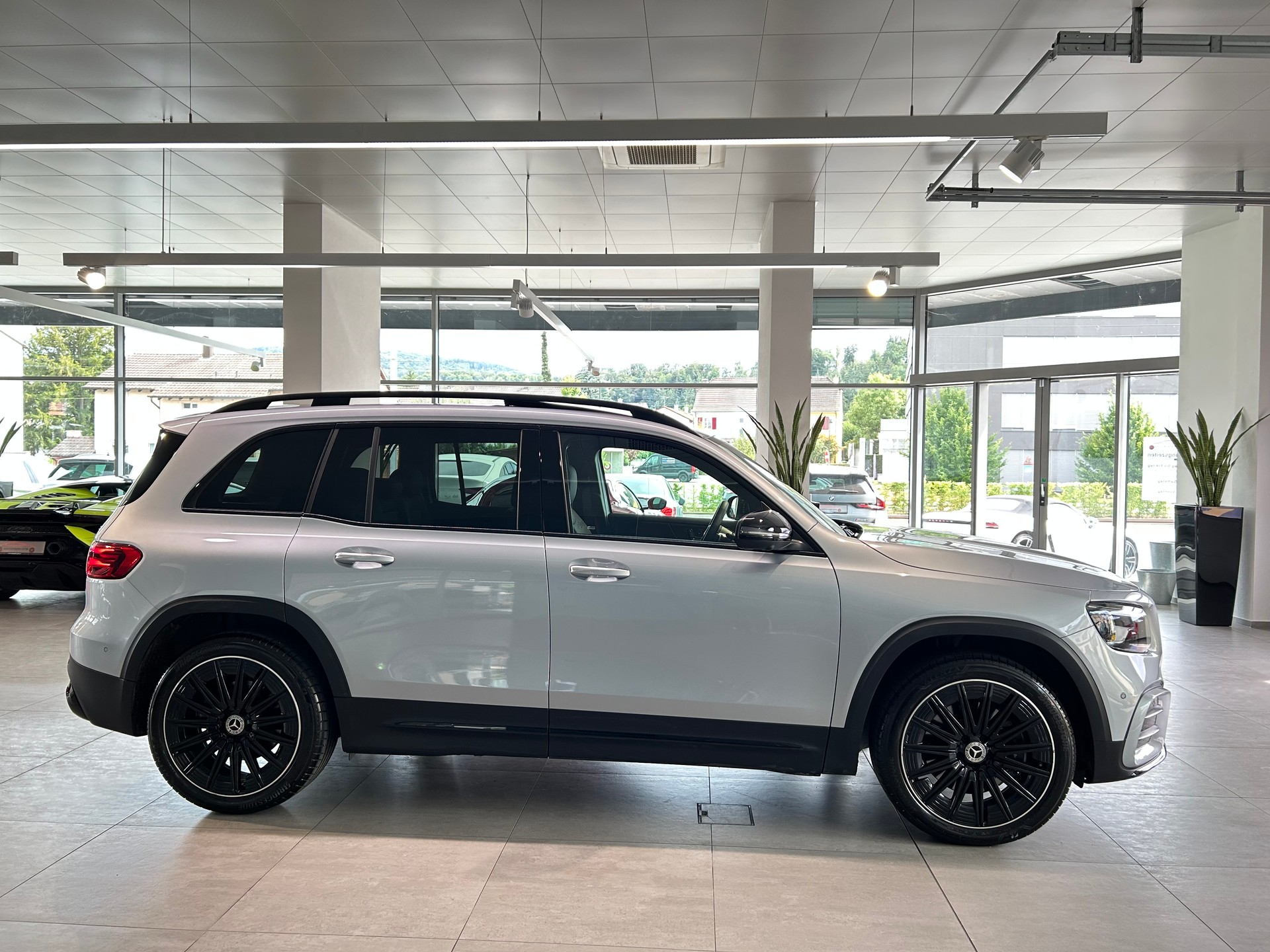 MERCEDES-BENZ GLB 220 d 4Matic 8G-Tronic-image-4