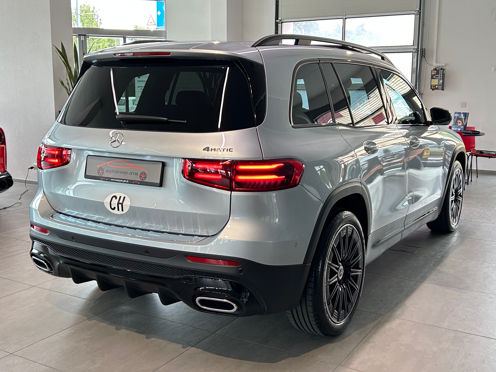 MERCEDES-BENZ GLB 220 d 4Matic 8G-Tronic-image-5