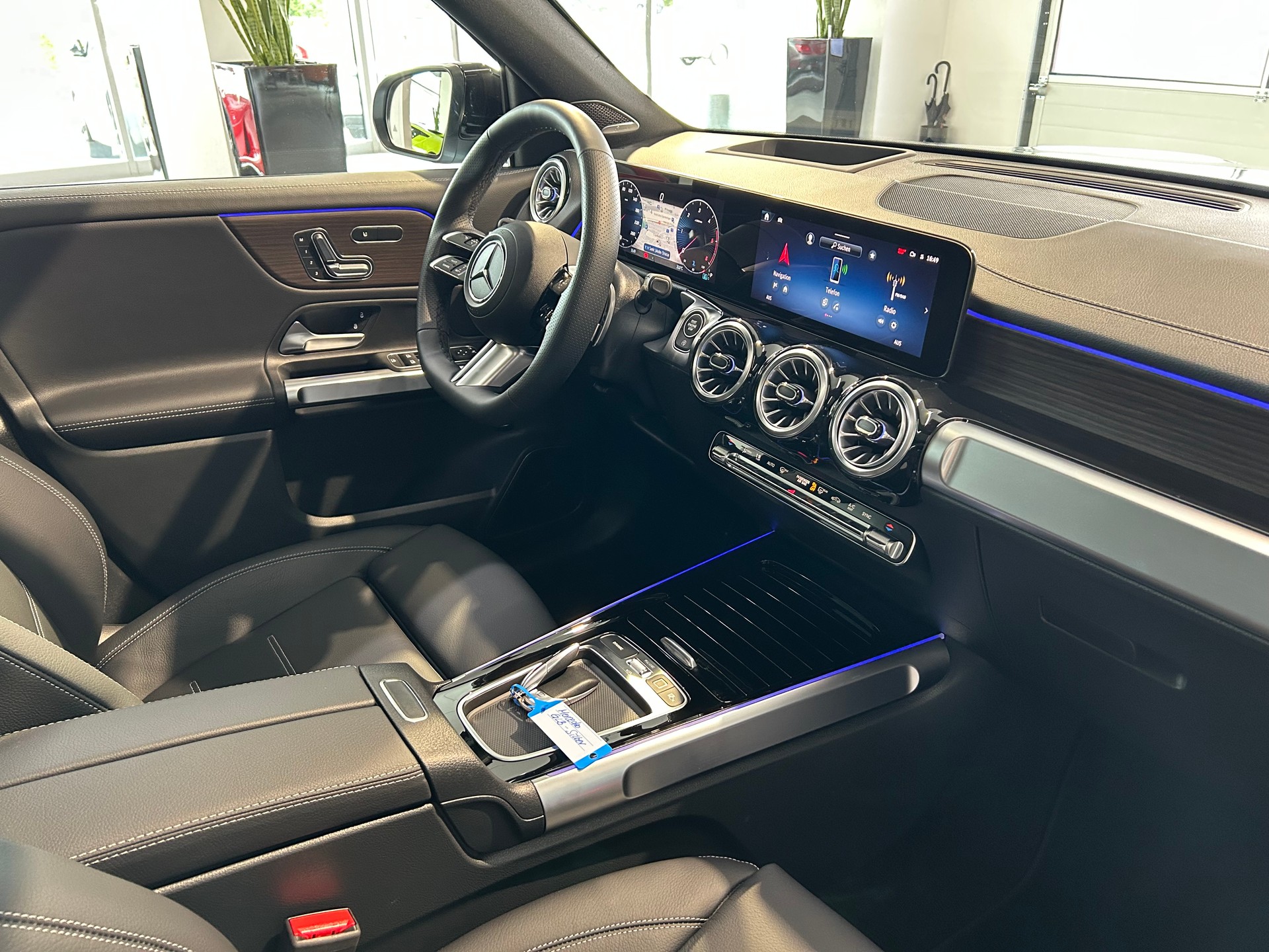 MERCEDES-BENZ GLB 220 d 4Matic 8G-Tronic-image-16