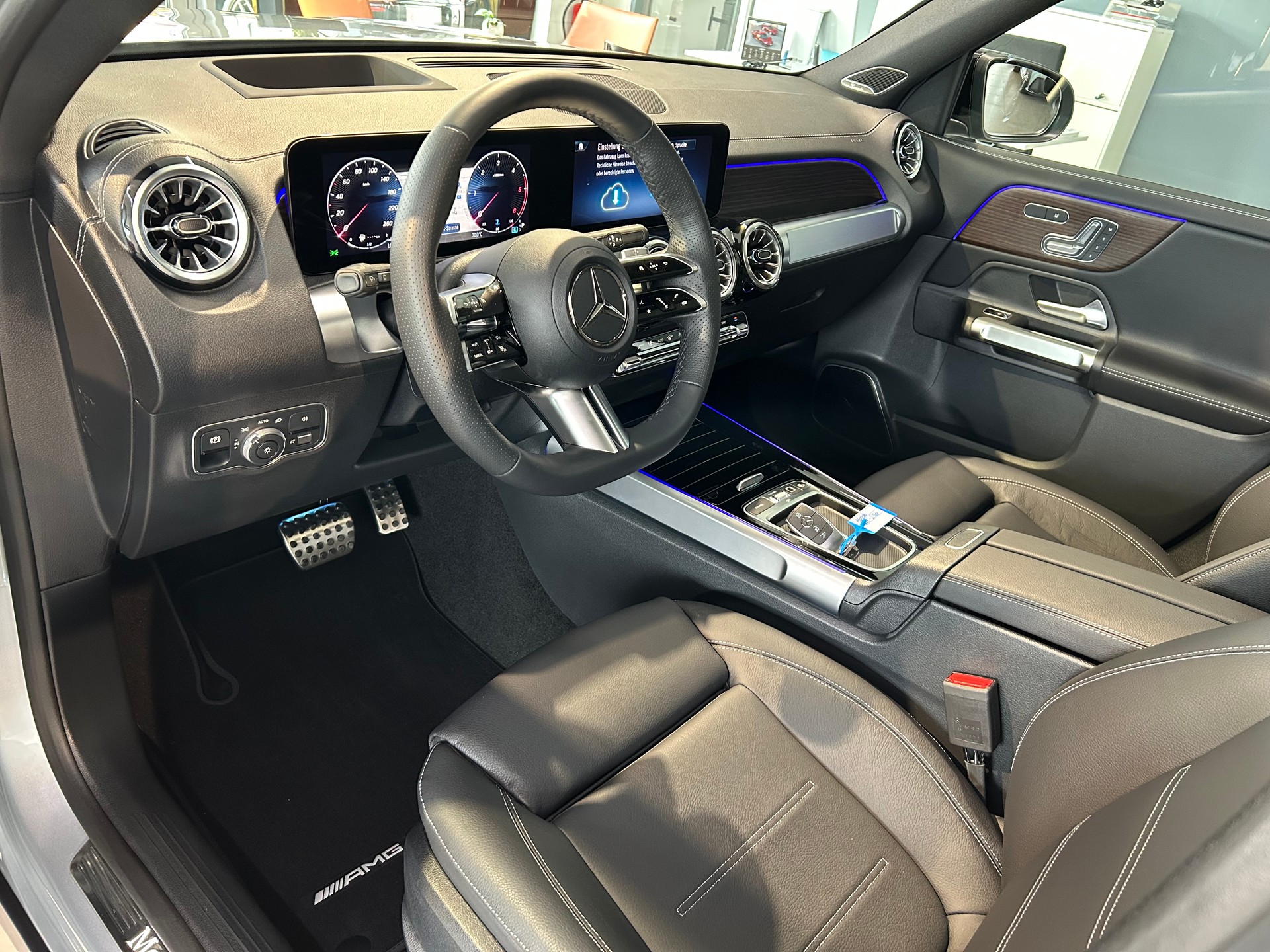 MERCEDES-BENZ GLB 220 d 4Matic 8G-Tronic-image-8
