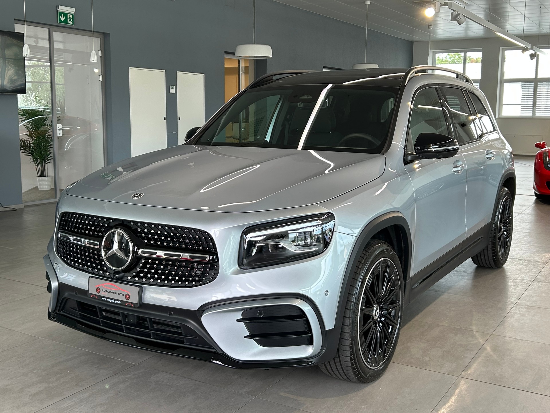 MERCEDES-BENZ GLB 220 d 4Matic 8G-Tronic-image-0