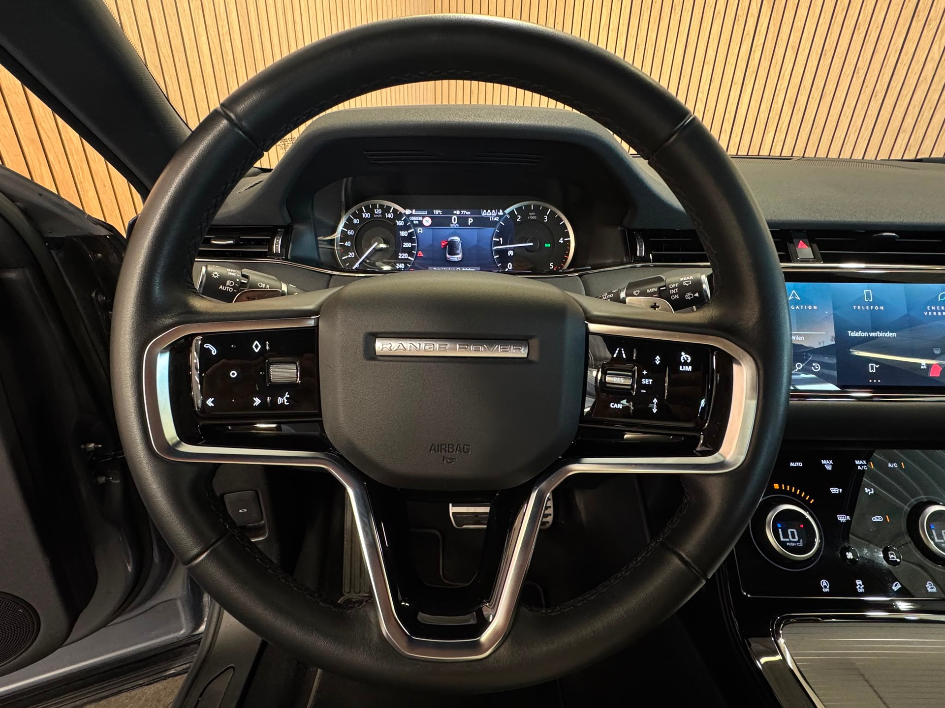 LAND ROVER Range Rover Evoque R-Dynamic D 200 MHEV S AT9-image-12