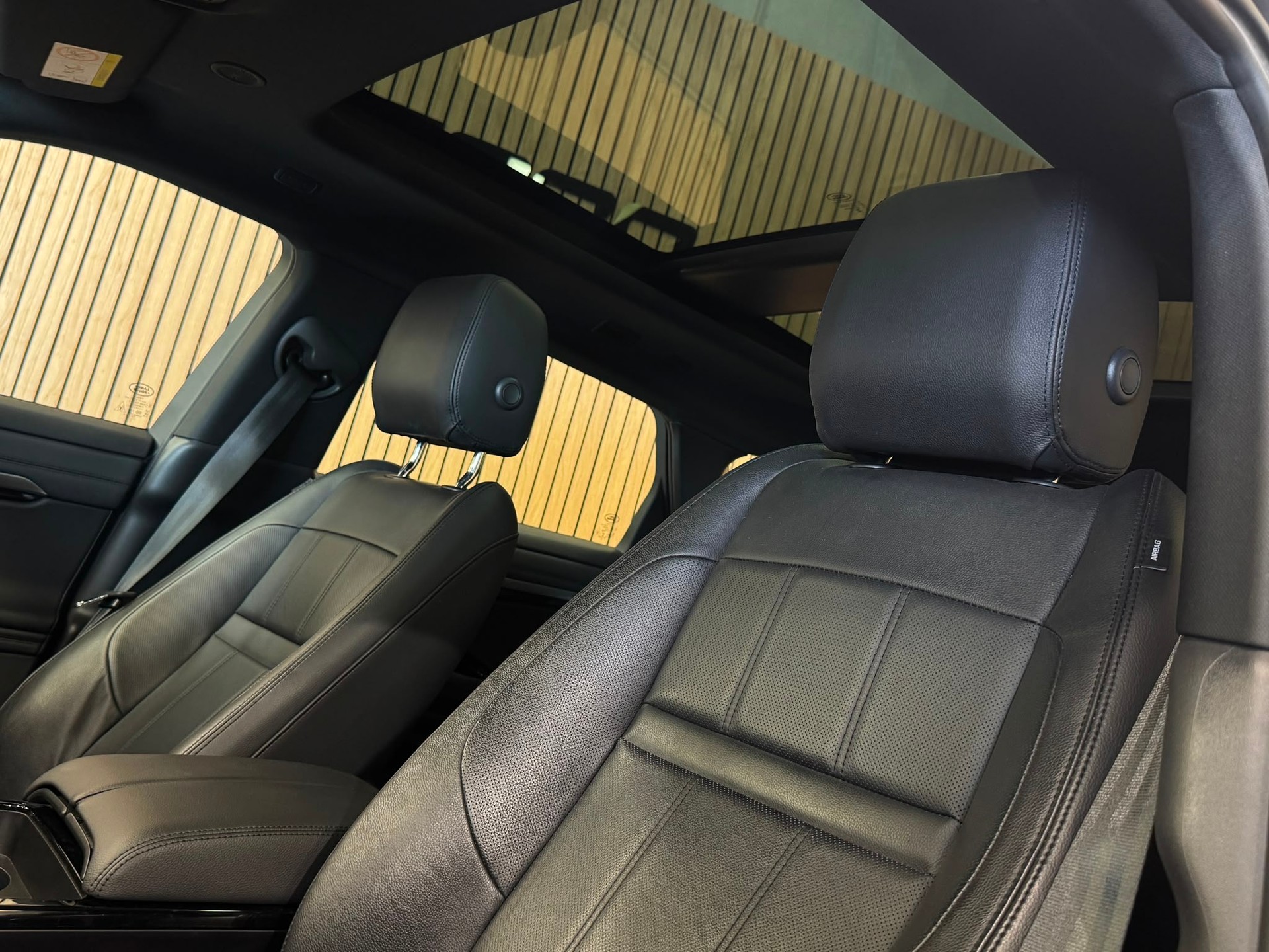 LAND ROVER Range Rover Evoque R-Dynamic D 200 MHEV S AT9-image-21