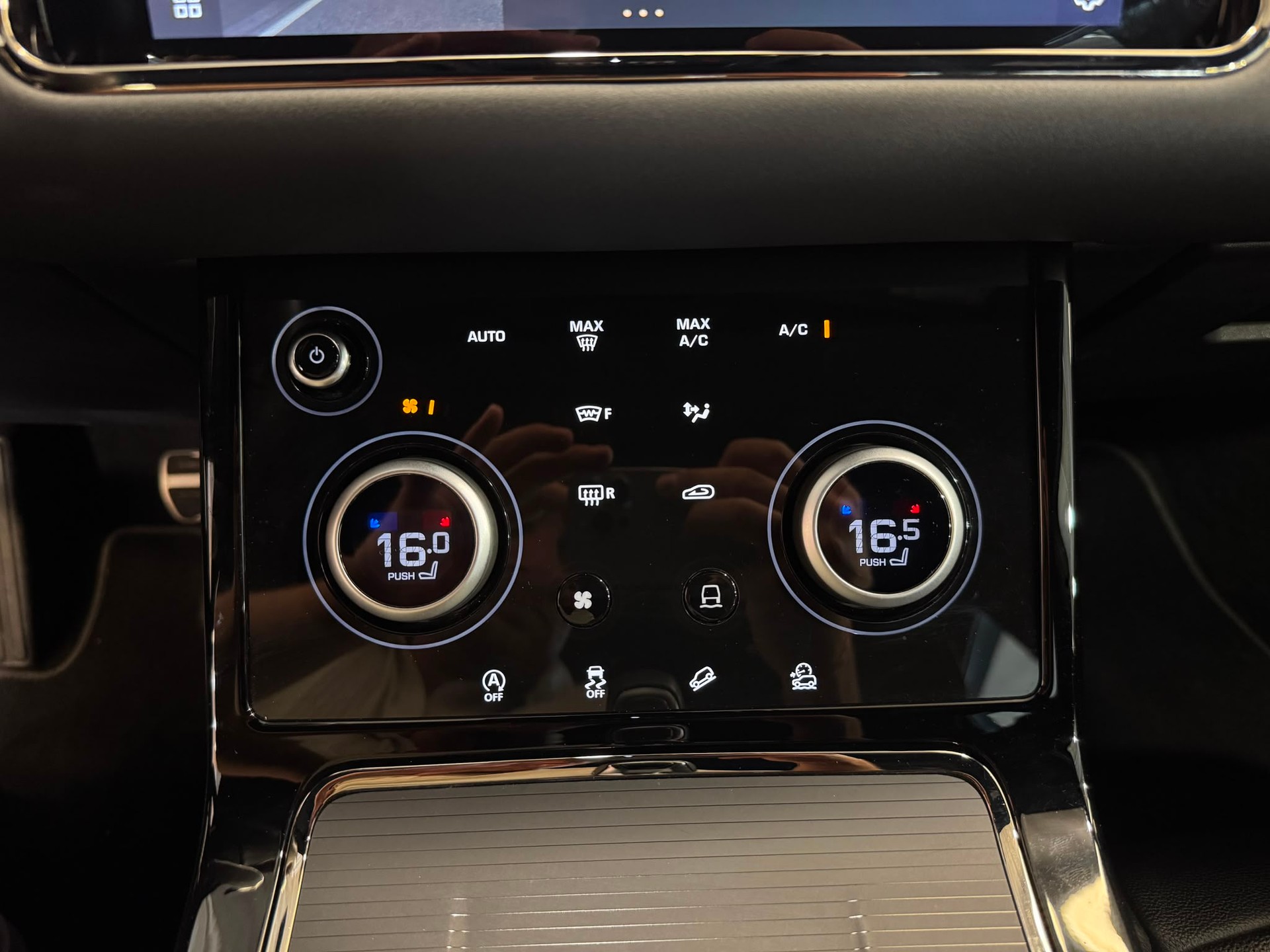 LAND ROVER Range Rover Evoque R-Dynamic D 200 MHEV S AT9-image-15
