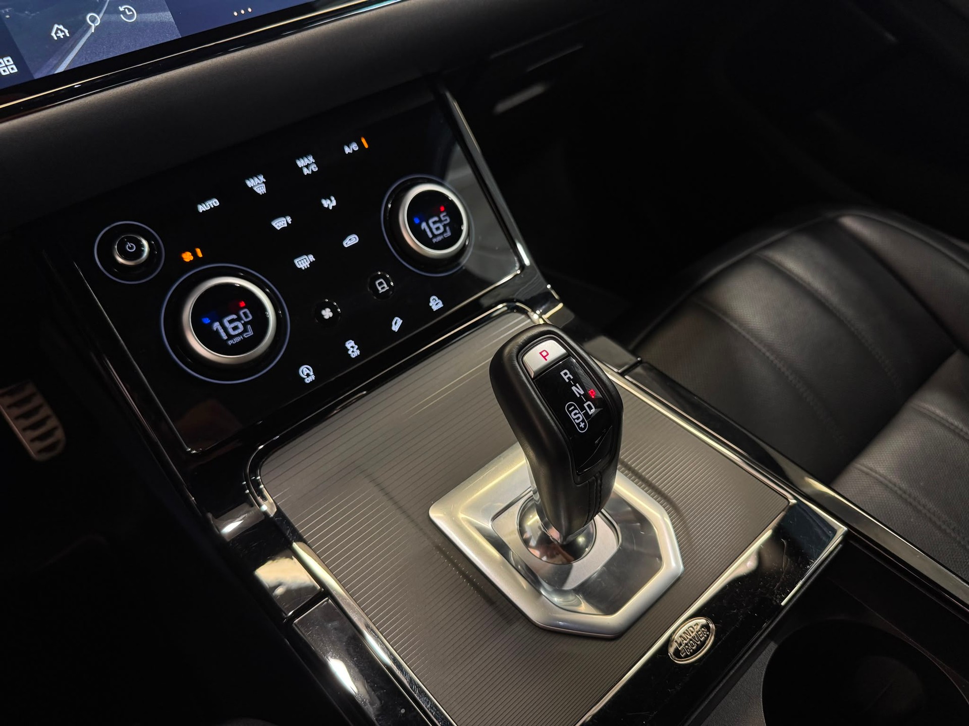 LAND ROVER Range Rover Evoque R-Dynamic D 200 MHEV S AT9-image-13