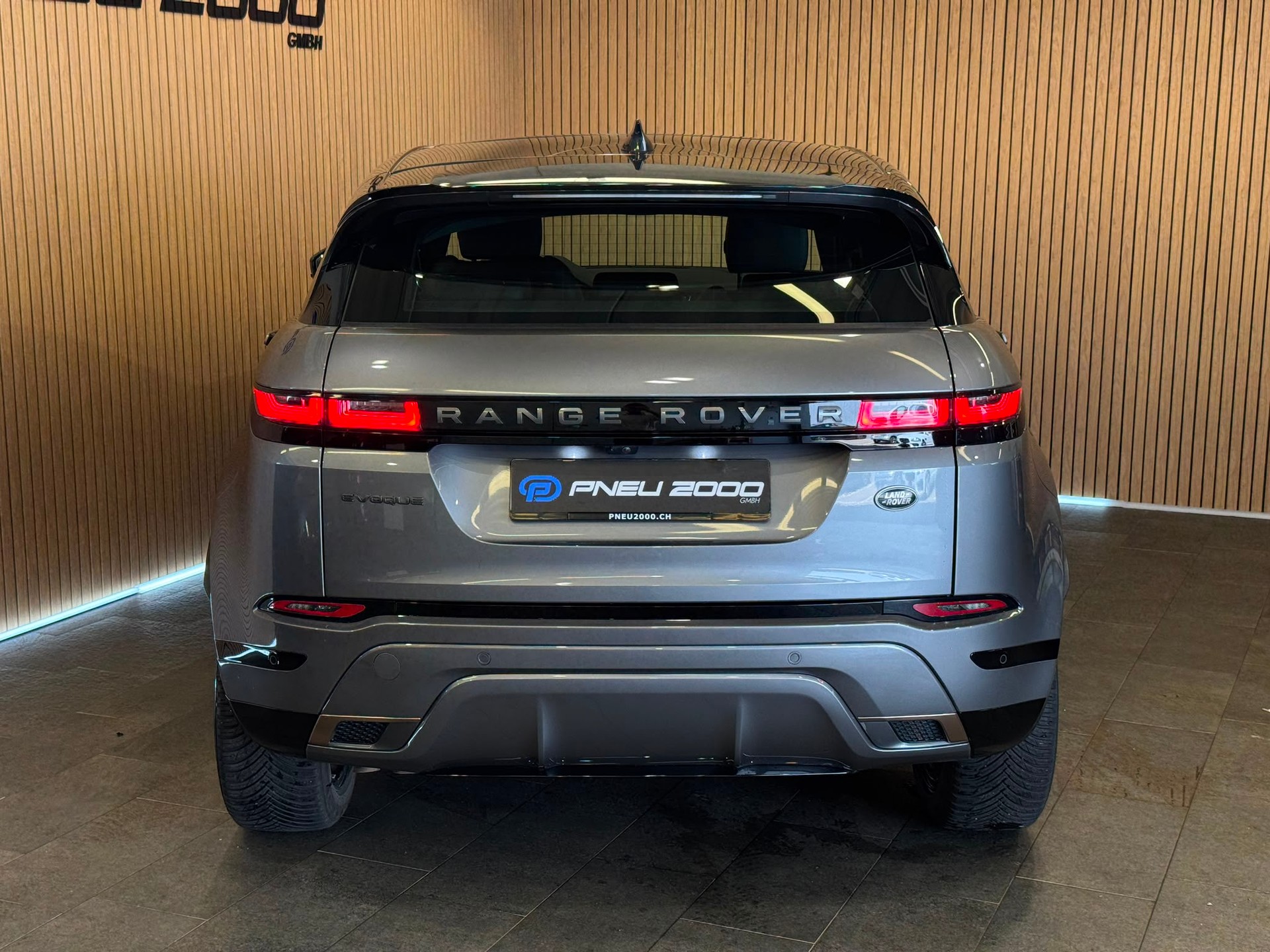 LAND ROVER Range Rover Evoque R-Dynamic D 200 MHEV S AT9-image-6