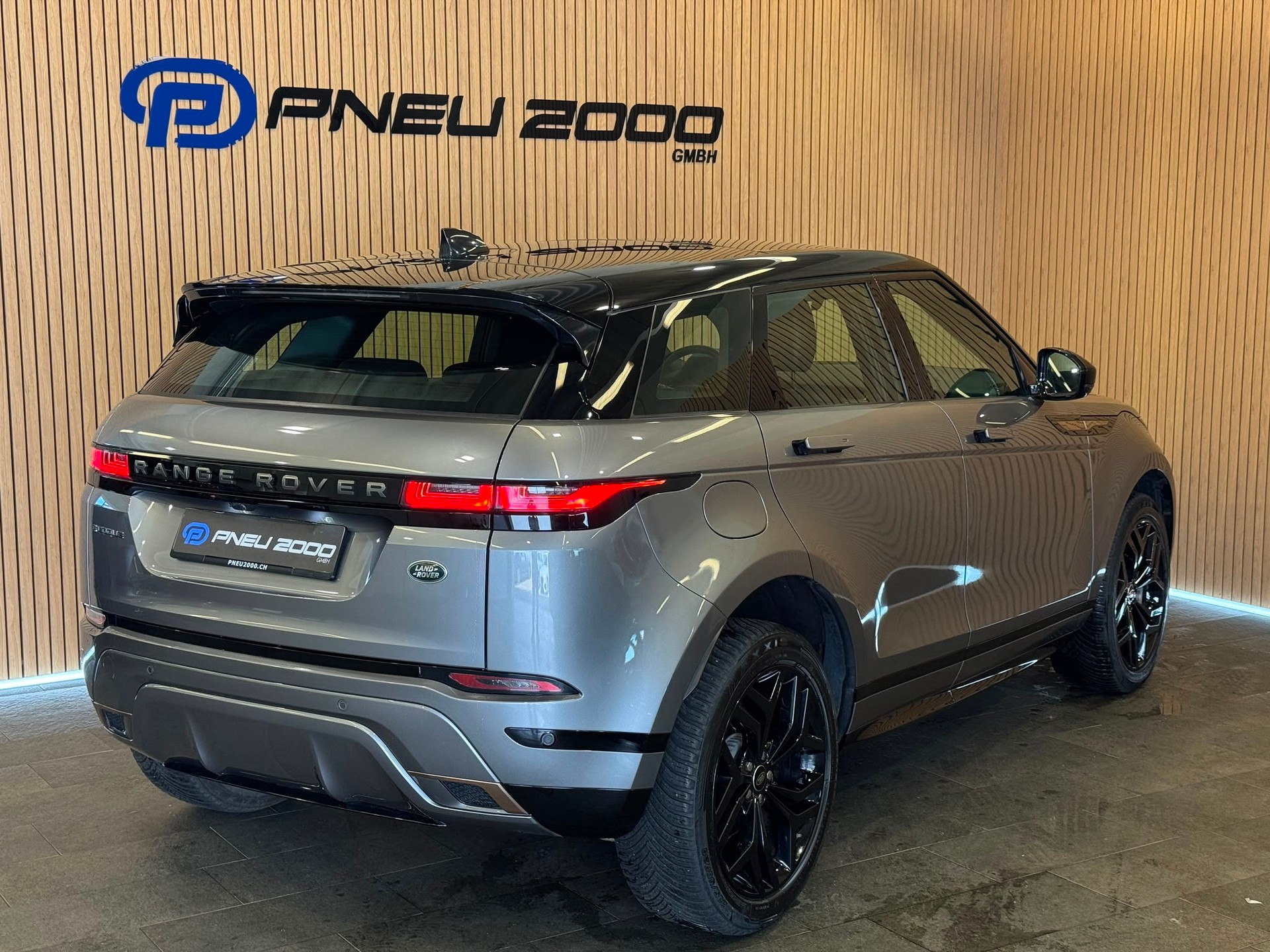 LAND ROVER Range Rover Evoque R-Dynamic D 200 MHEV S AT9-image-5