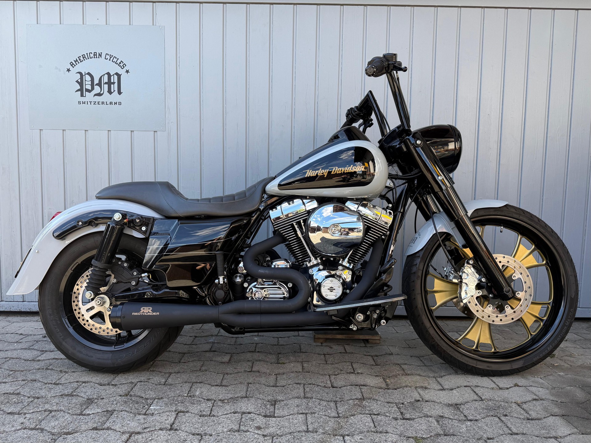 HARLEY-DAVIDSON FLHRCI Road King Classic