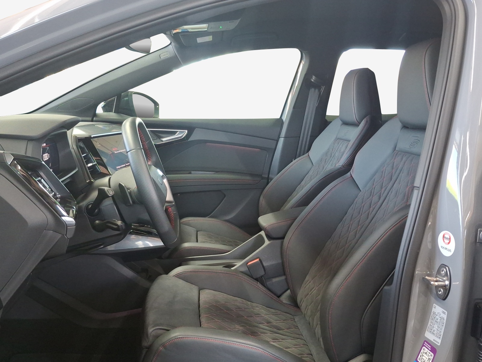 AUDI Q4 e-tron 45 Edition Swiss Ski quattro-image-8