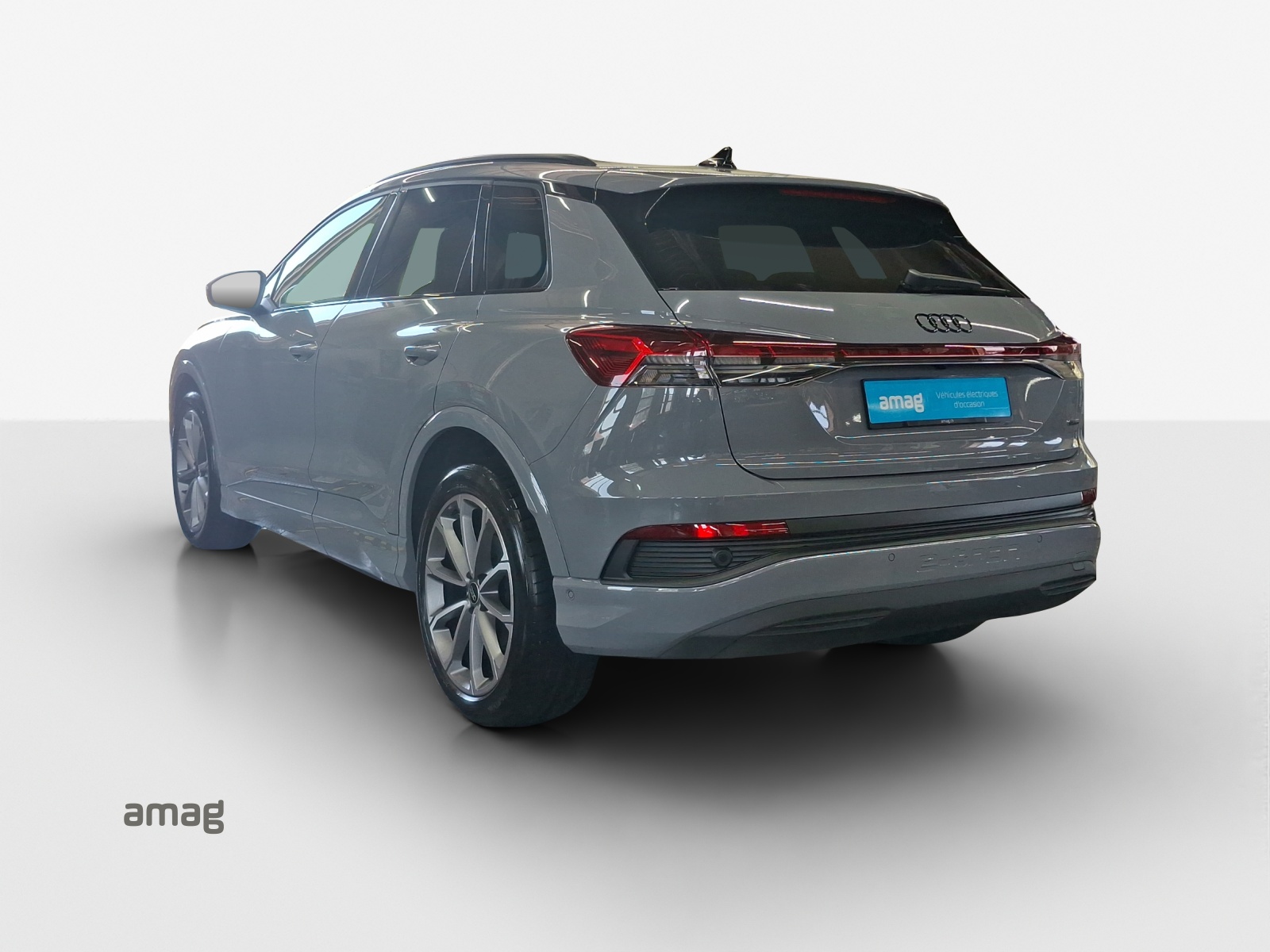 AUDI Q4 e-tron 45 Edition Swiss Ski quattro-image-3