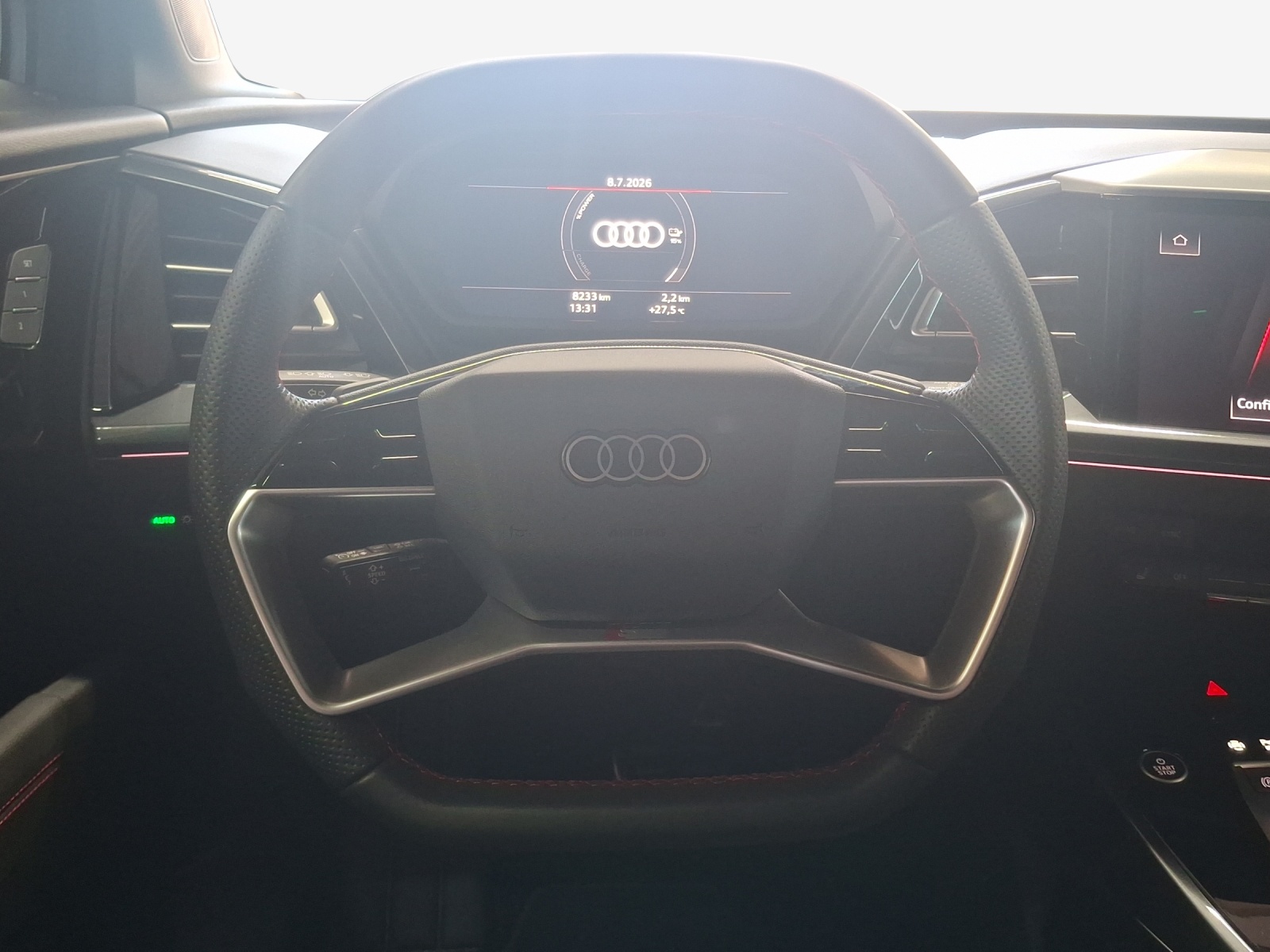 AUDI Q4 e-tron 45 Edition Swiss Ski quattro-image-10
