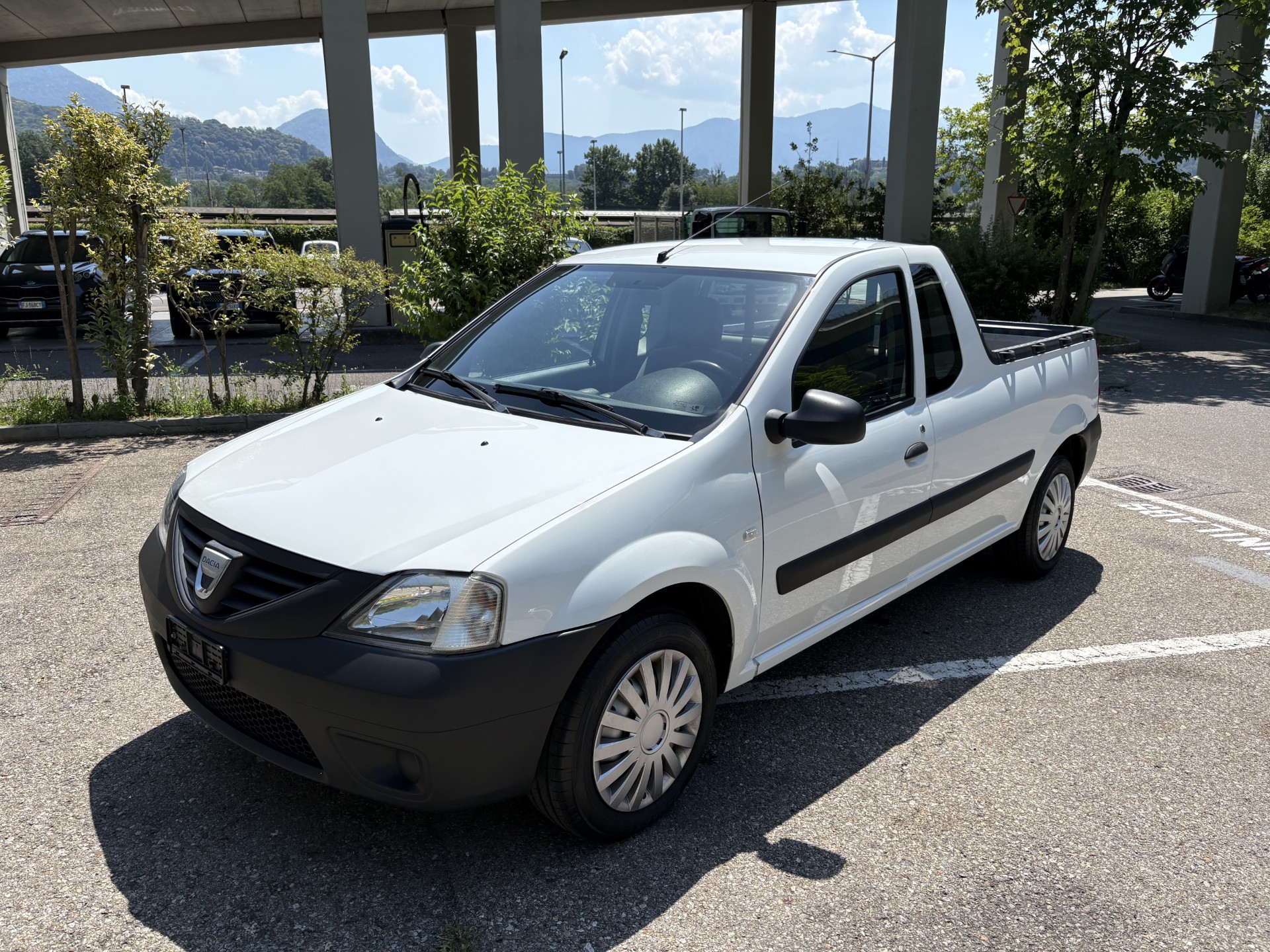 DACIA 1.6 Ambiance-image-0