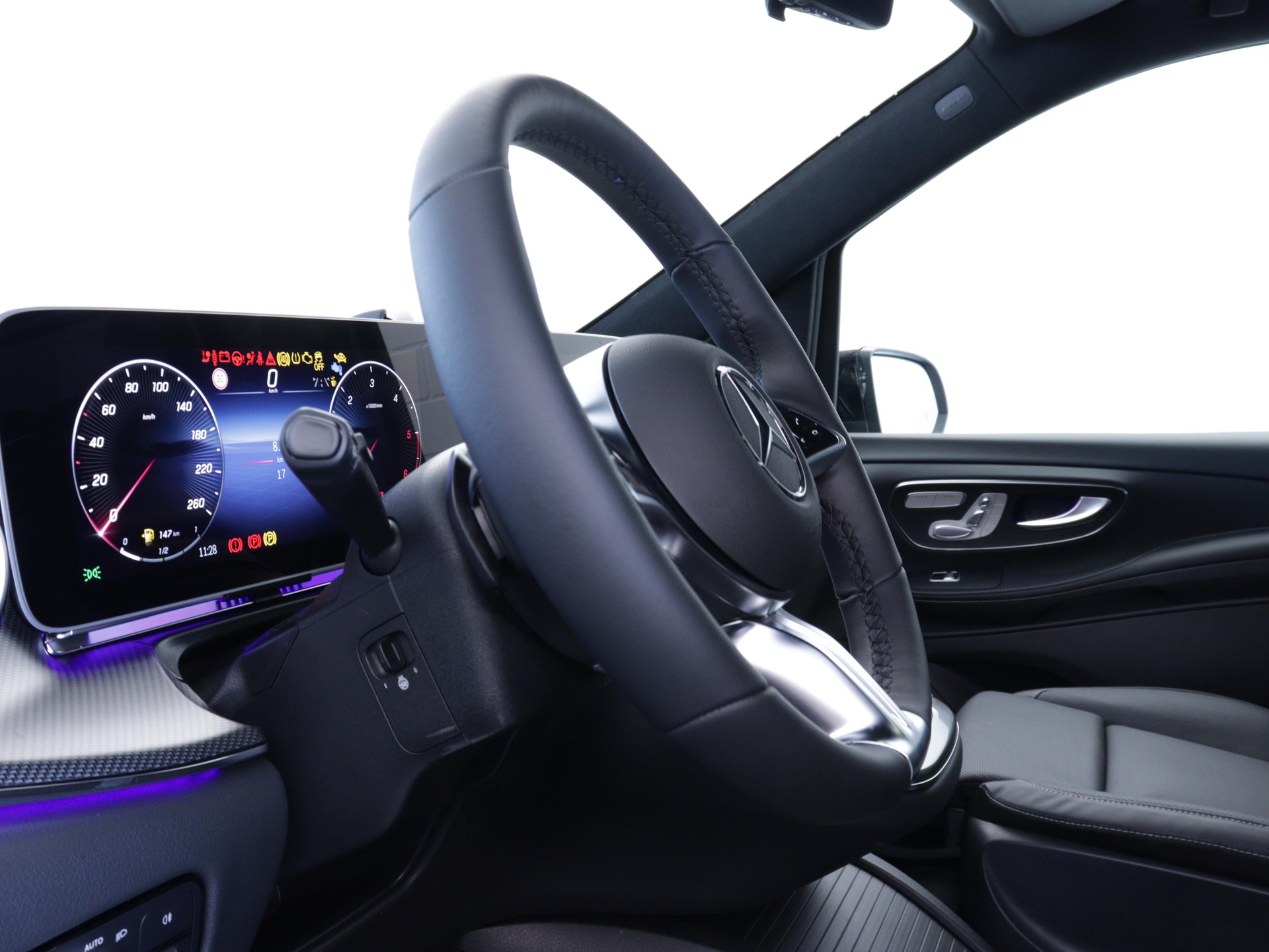 MERCEDES-BENZ V 300 d Swiss Ed. lang 4matic Van-image-6