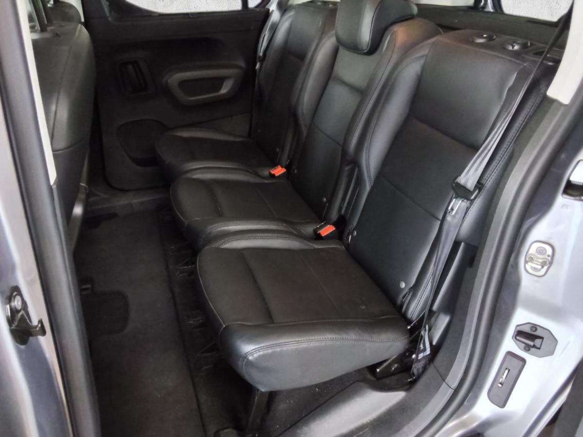 TOYOTA Proace City Verso 1.5 Trend Medium Automatik-image-9