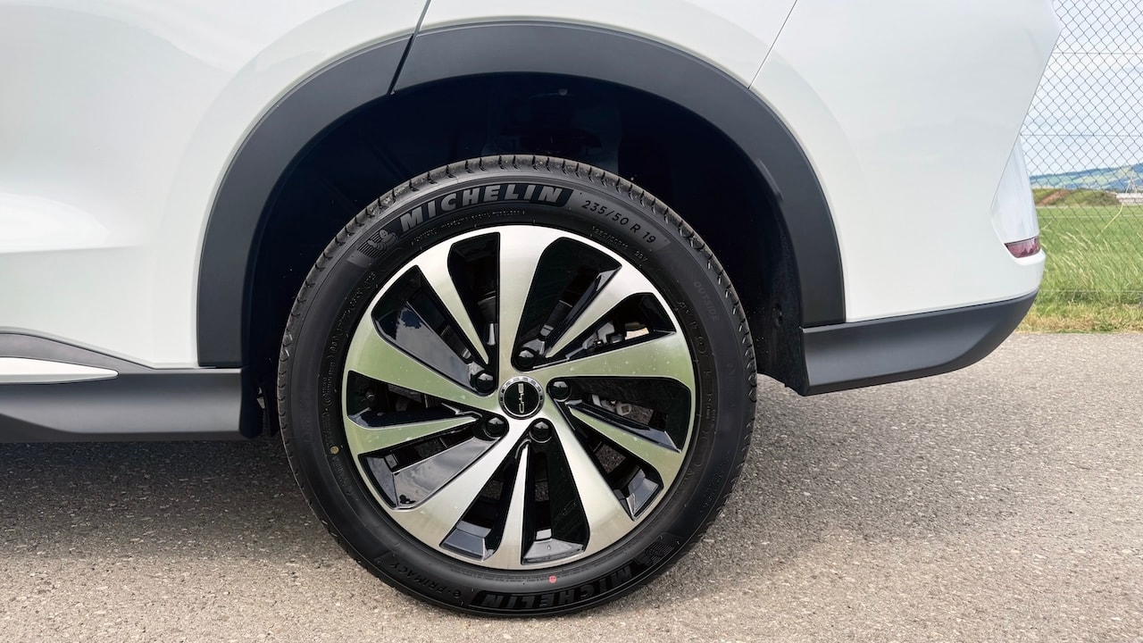 BYD Seal U DM-i Design AWD-image-12