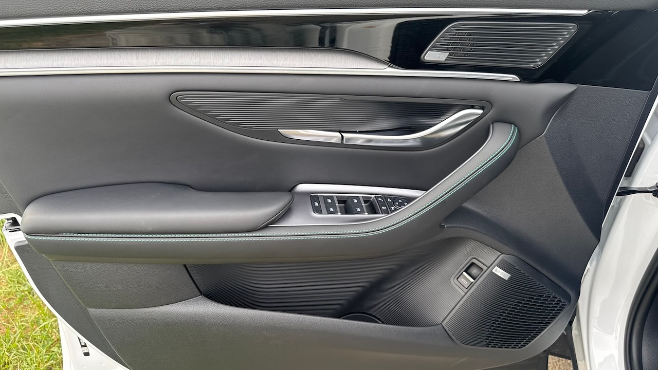 BYD Seal U DM-i Design AWD-image-27