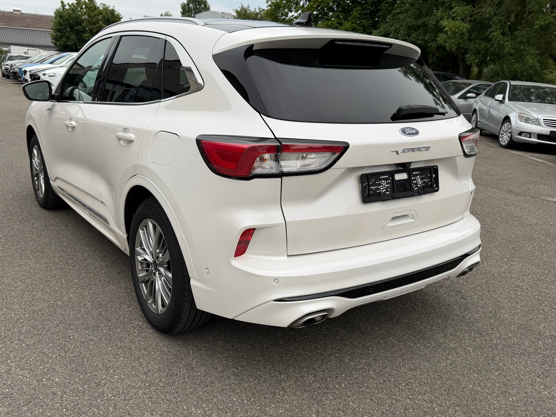 FORD Kuga 2.0 TDCi EcoBlue Vignale 4WD Automat-image-4