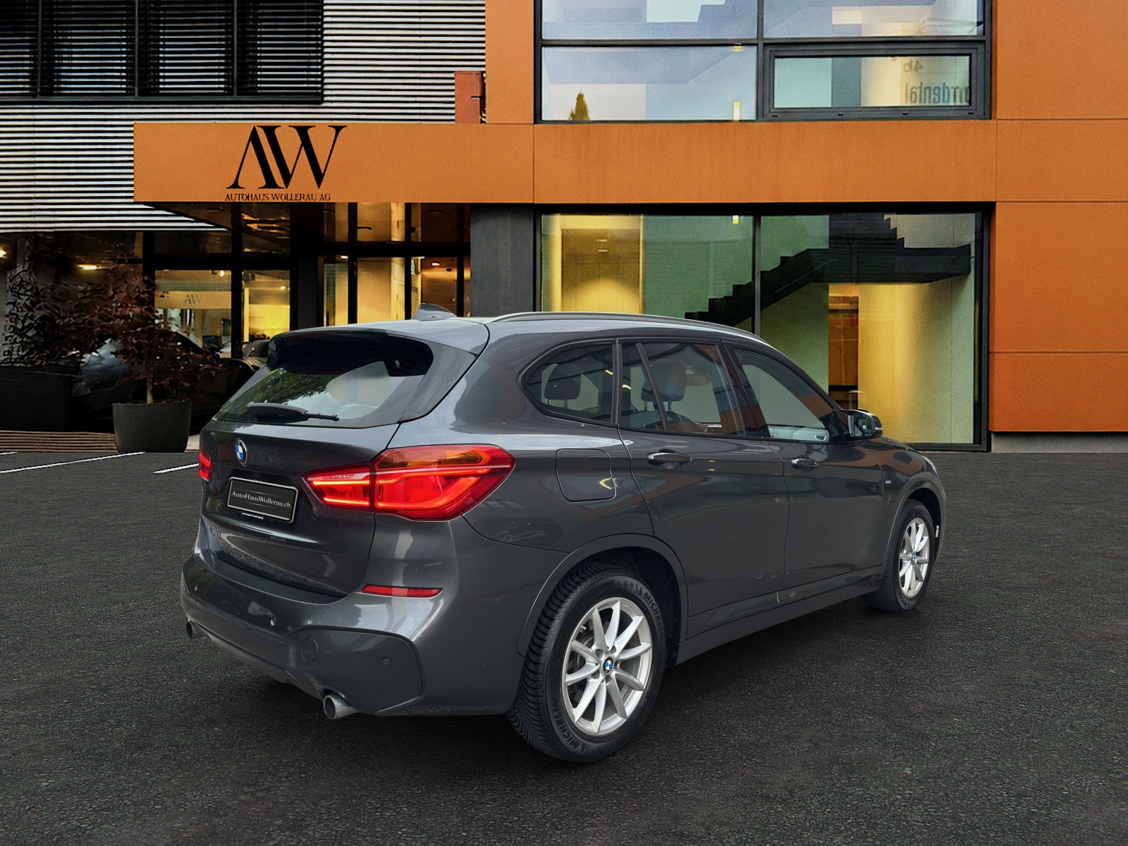 BMW X1 25i xDrive SAG / Top Ausstattung-image-5