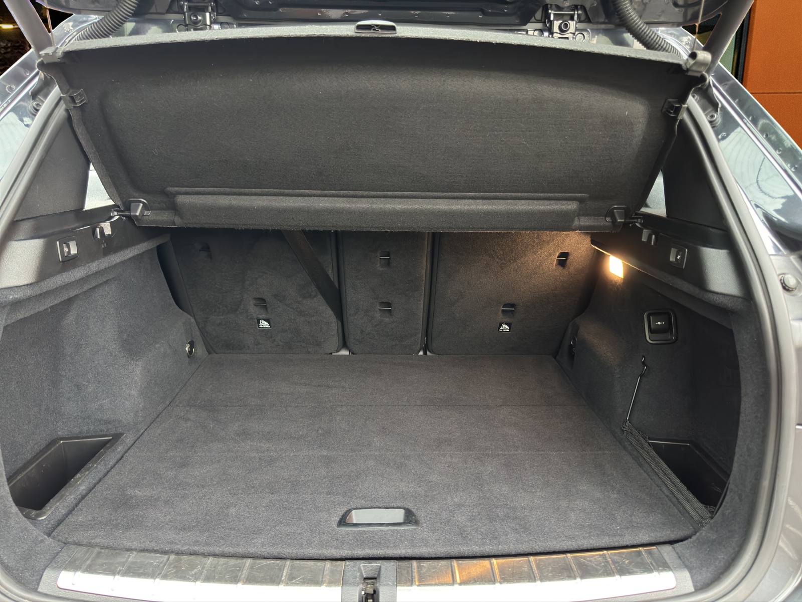 BMW X1 25i xDrive SAG / Top Ausstattung-image-19