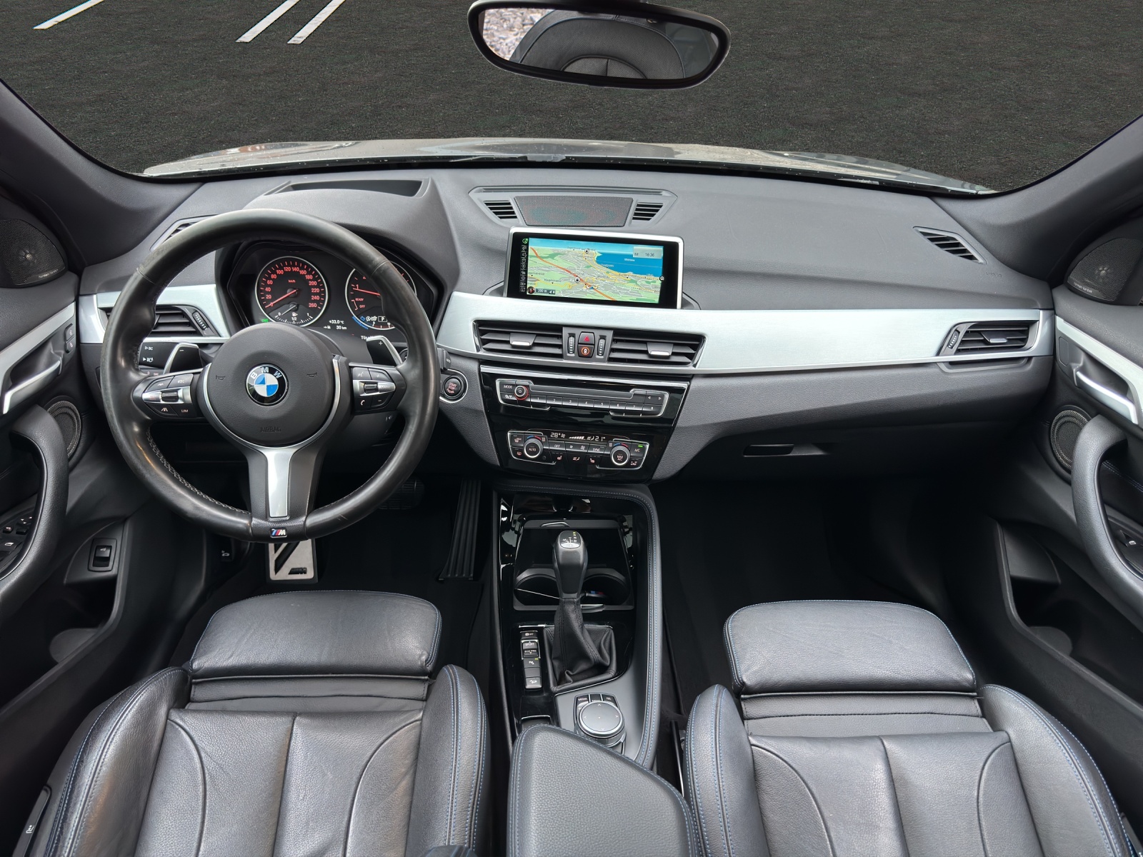 BMW X1 25i xDrive SAG / Top Ausstattung-image-10