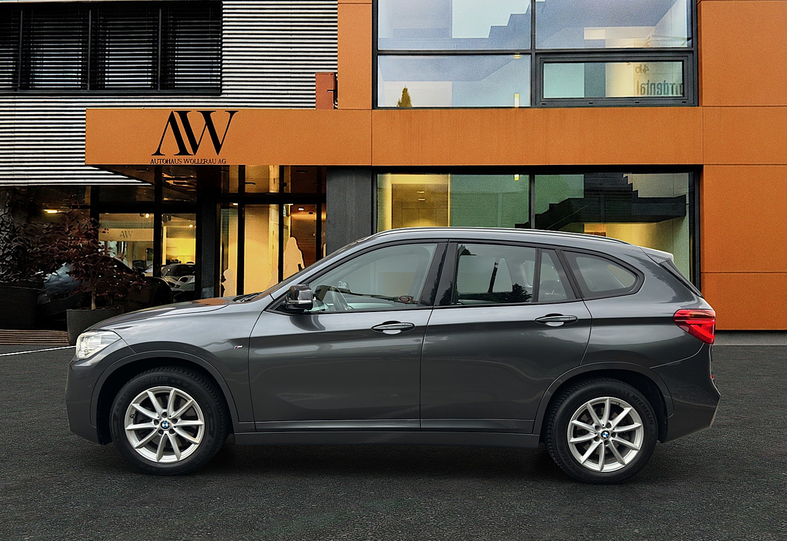 BMW X1 25i xDrive SAG / Top Ausstattung-image-0