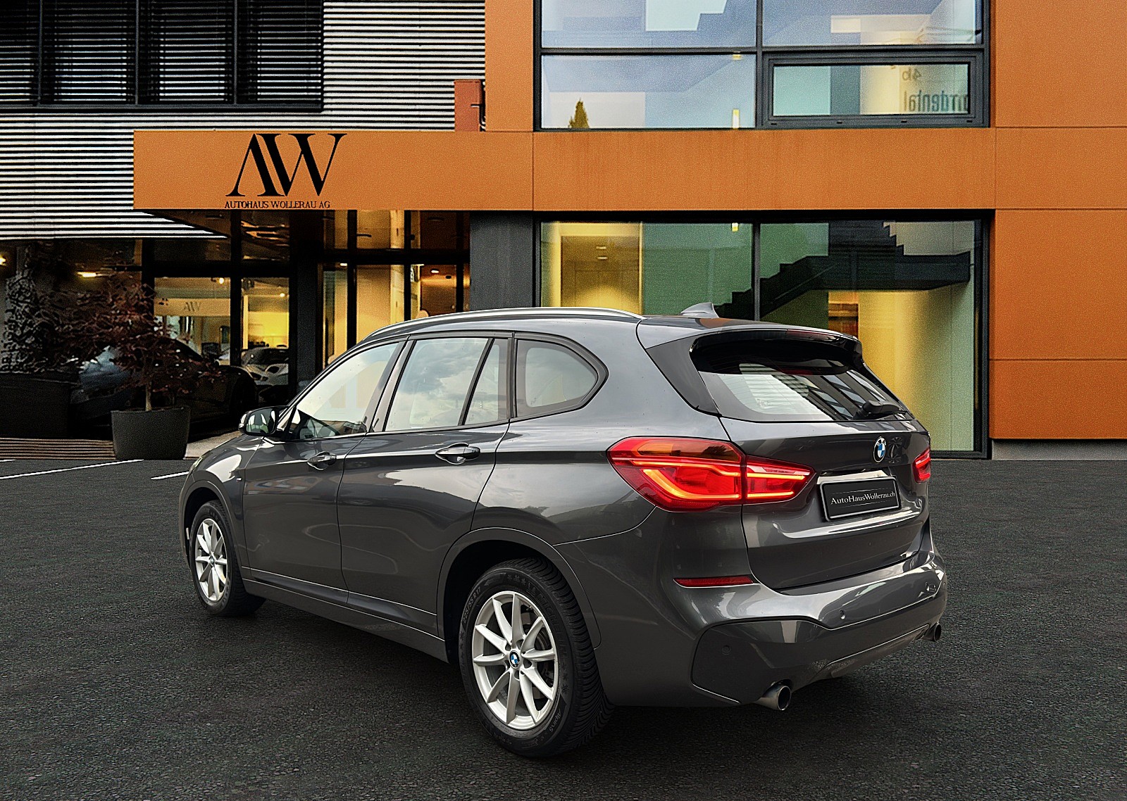 BMW X1 25i xDrive SAG / Top Ausstattung-image-3