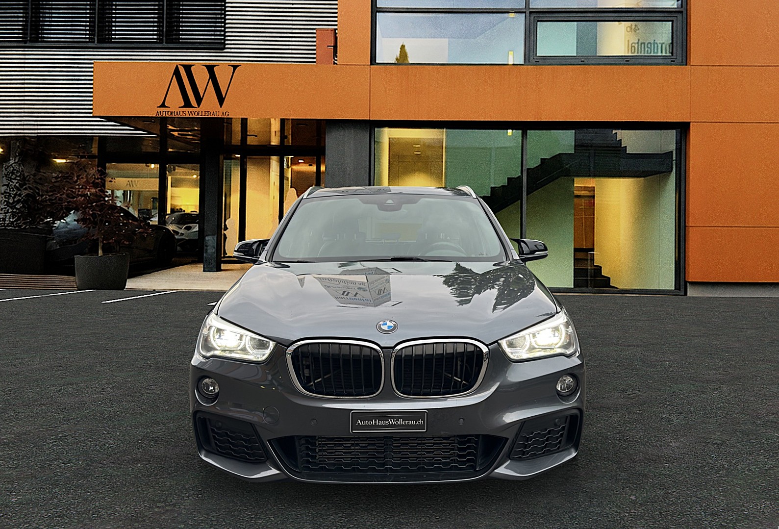 BMW X1 25i xDrive SAG / Top Ausstattung-image-1