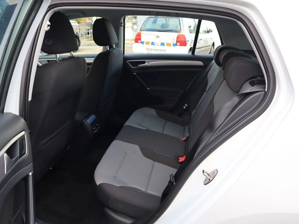 VW e-Golf ** Navigation ** Frisch ab MFK & Service **-image-8