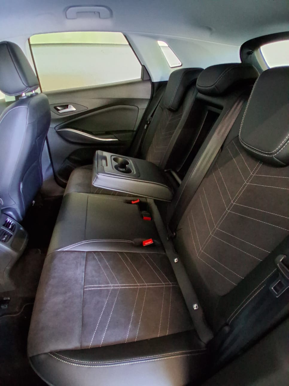 OPEL Grandland 1.6 Hybrid GS Line Automatik-image-9