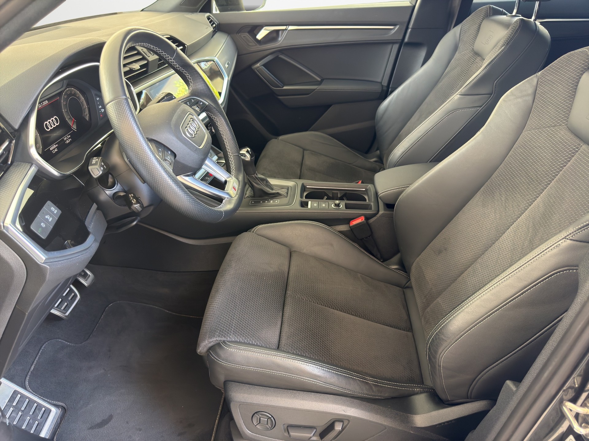 AUDI Q3 Sportback 35 TFSI S line Attraction S-tronic-image-9